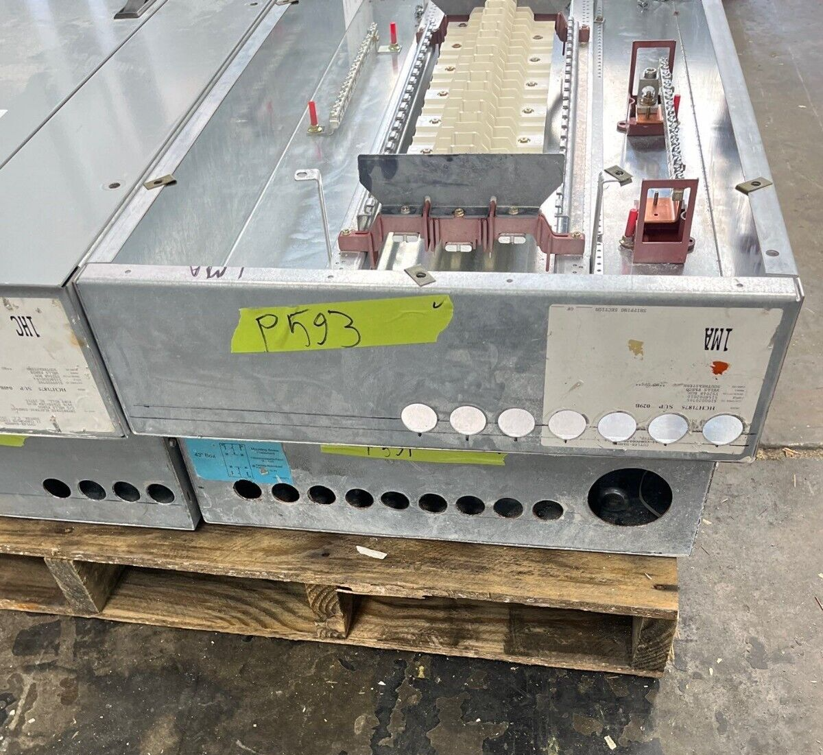 CH PRL2A Panelboard 225A 277/480V 4W 3PH Indoor Encl MLO YS2048 42 Circuit P593 Used