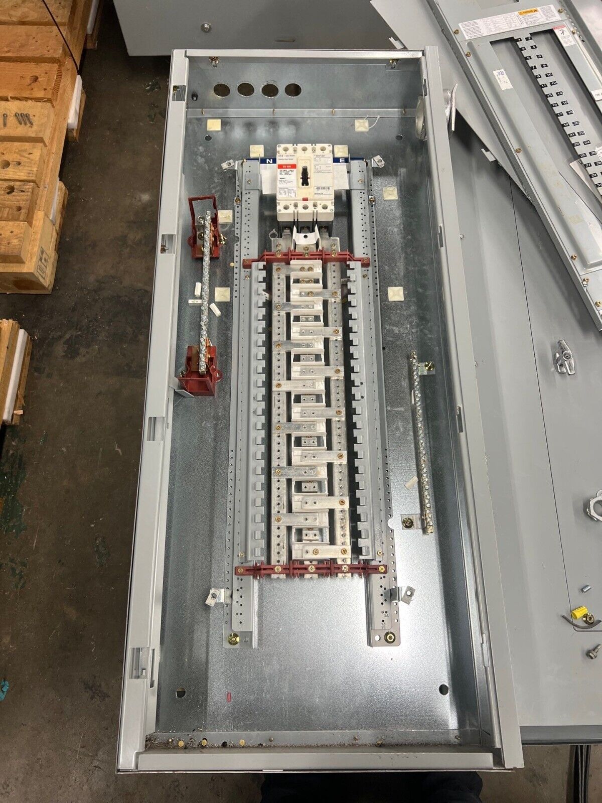 Eaton PRL1A Panelboard 225A 208/120V 3PH 4W 42 Circuit Indoor Encl MCB ED3225 P641 Used