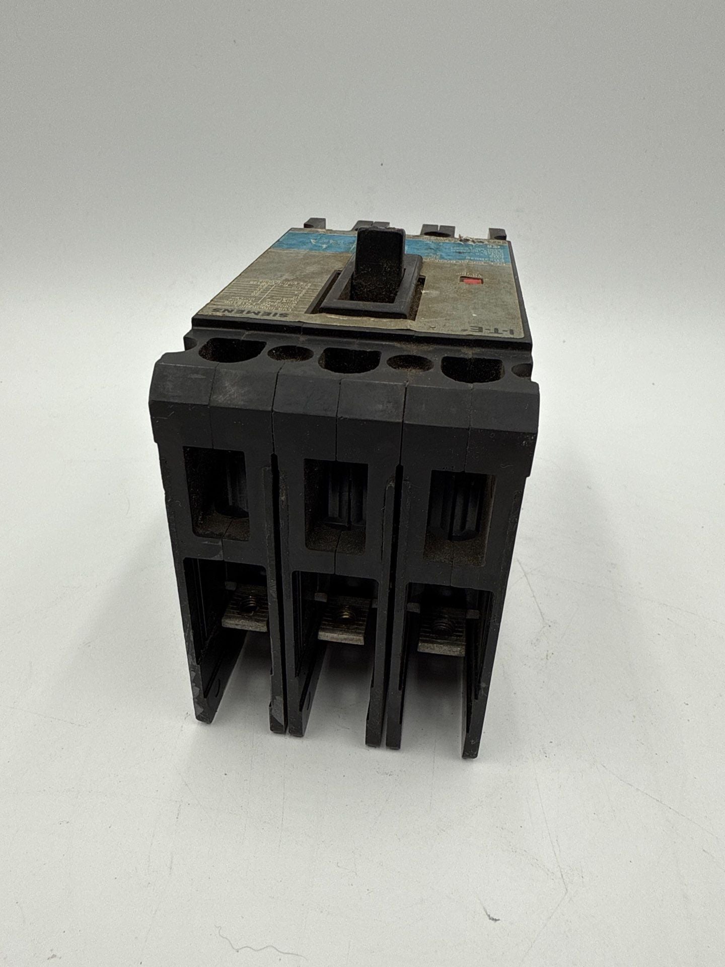 Siemens ITE ED23B040 Circuit Breaker 40A 3P 240V ED2 40 Amp 3 Pole Used