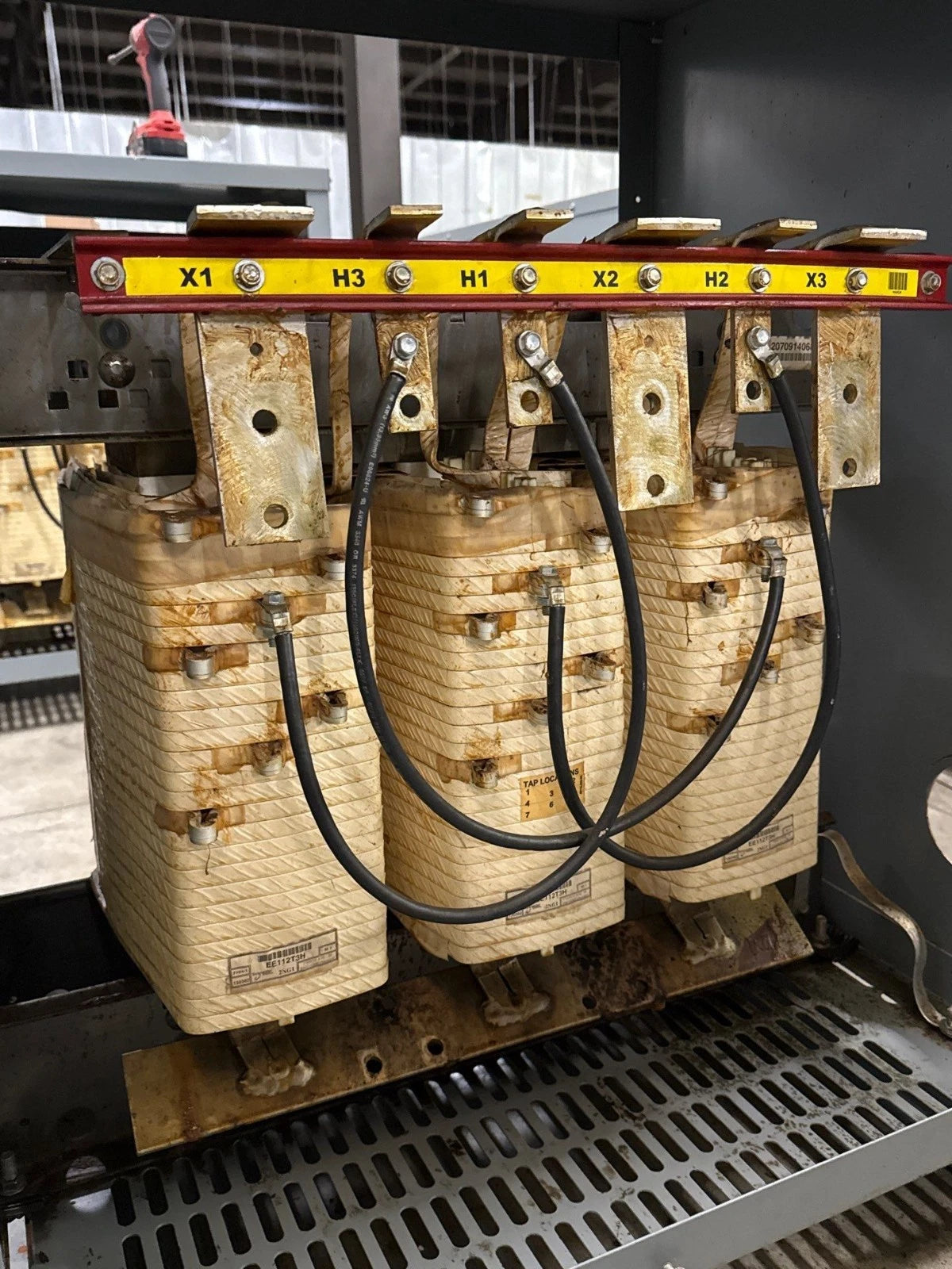 Square D 112.5KVA EE112T3H Transformer 3PH Pri 480V Sec 208Y/120V Indoor T282 Used