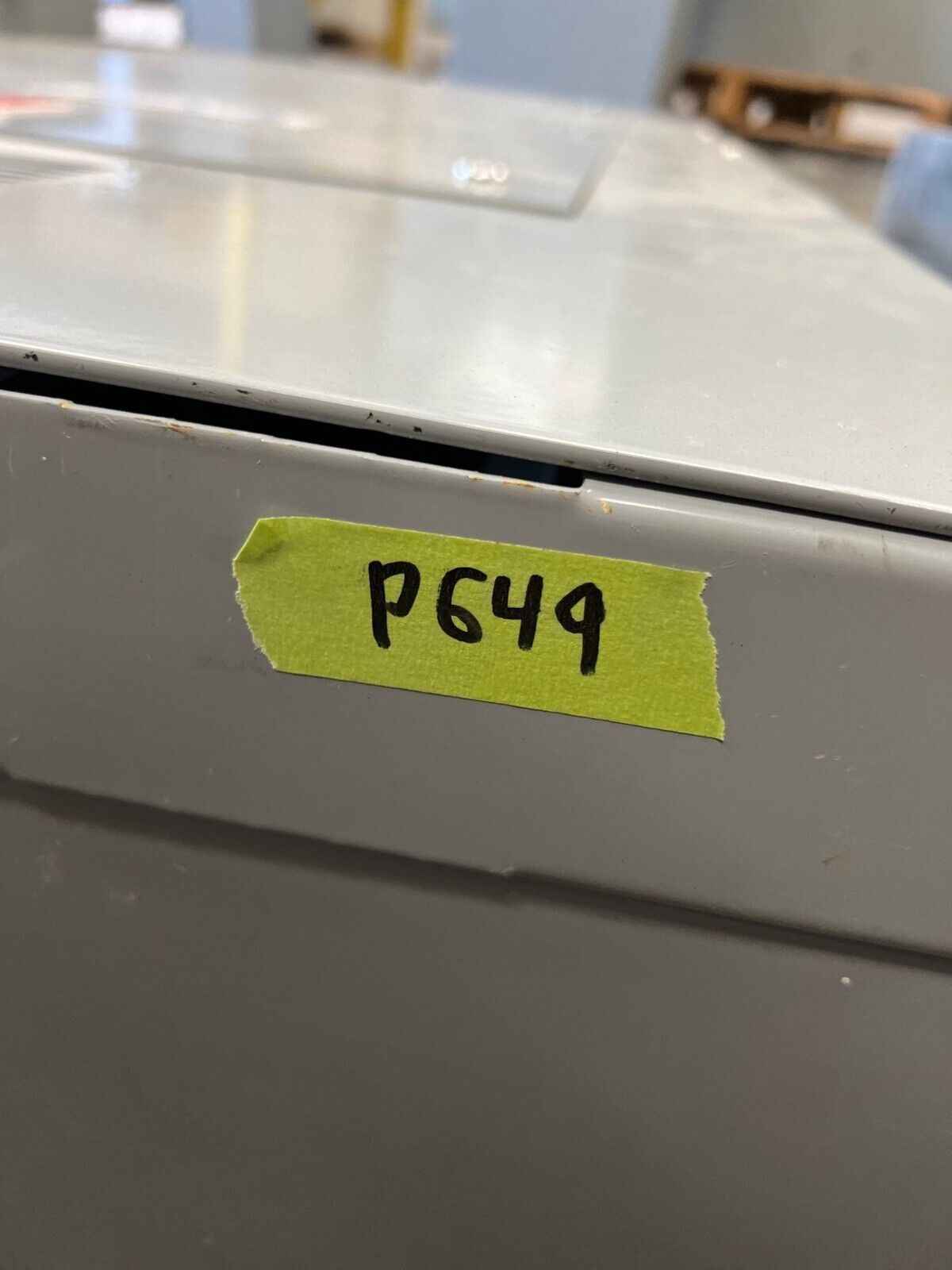 Eaton PRL4 Panelboard 600A 480/277V 3PH 4W 24 Cir Indoor Encl MCB LGH3630NN P649 Used