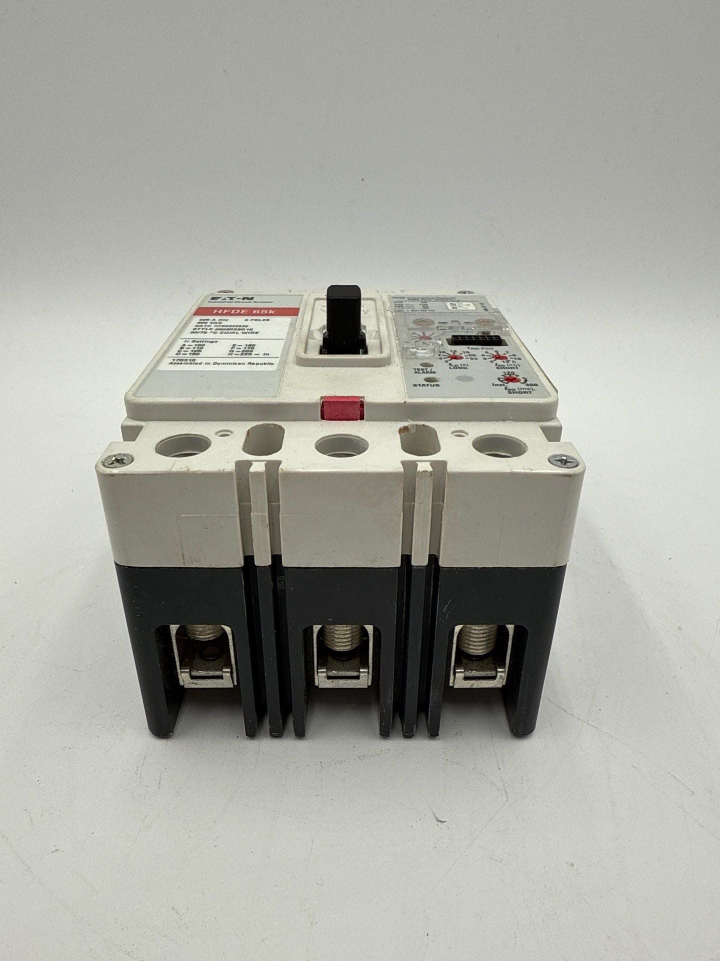 Eaton HFDE322532 Circuit Breaker 225A 3P 600V HFDE 65k 225 Amp 3 Pole Used