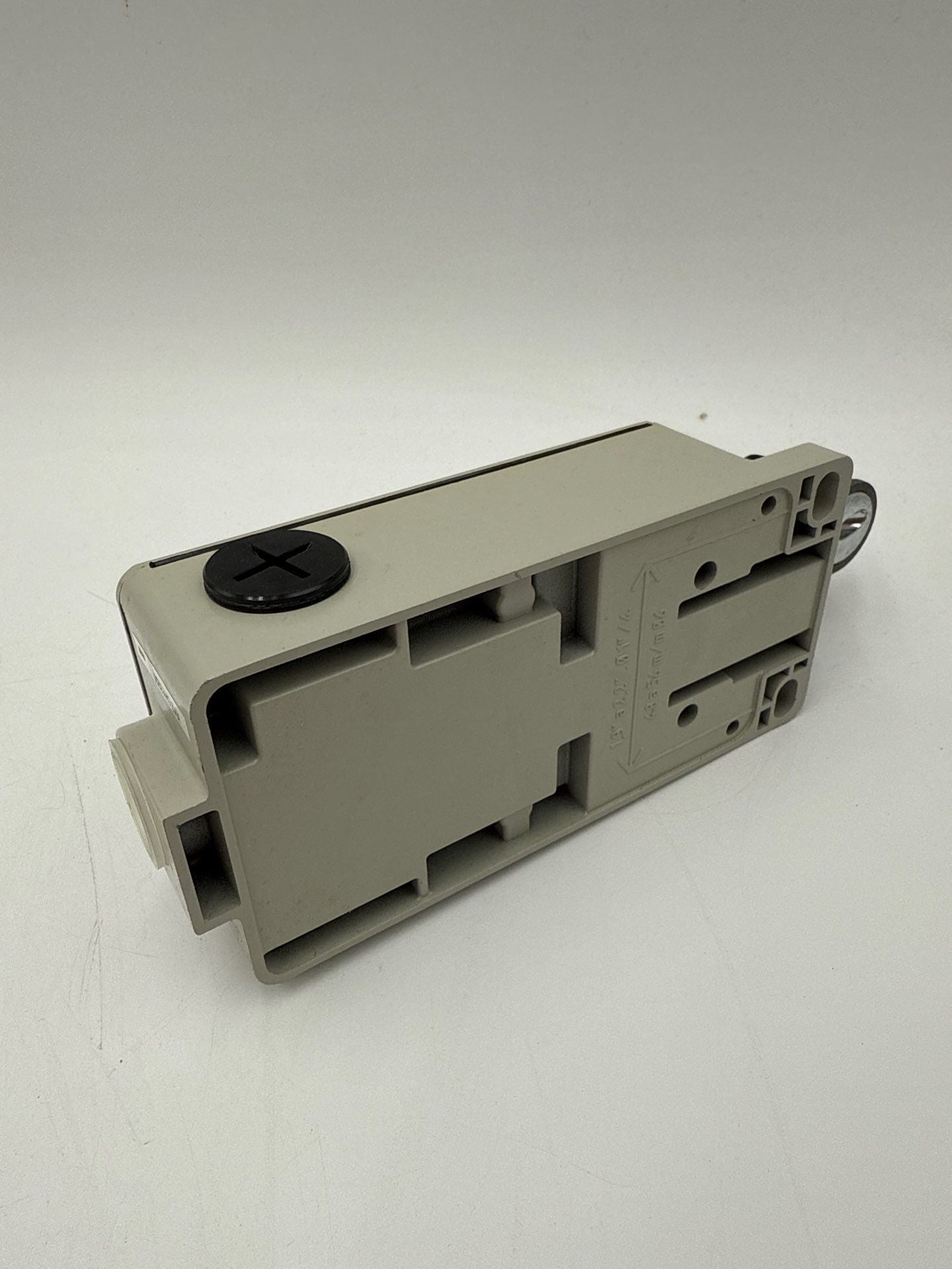 Telemecanique XY2 CH13250 Cable Controlled Emergency Stop XY2 CH 3/10 AMP New