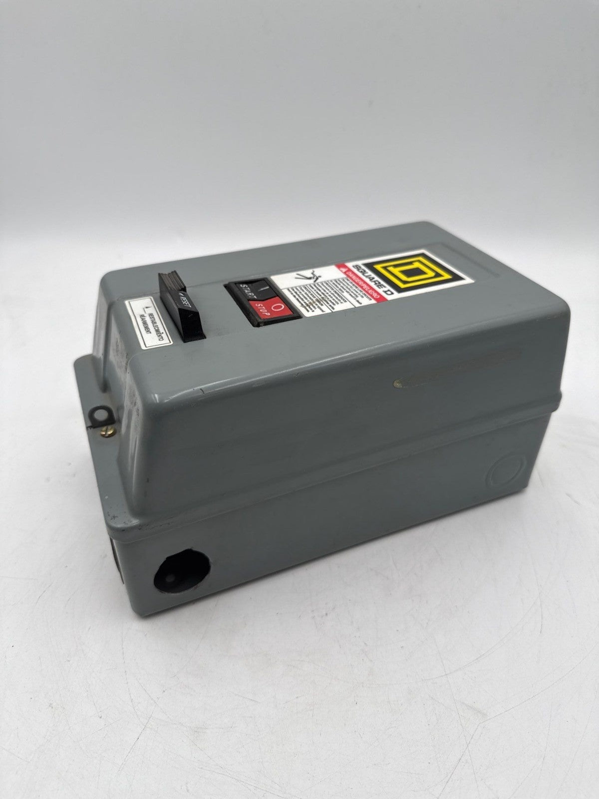 Square D 8536SCG3S Enclosed Starter NEMA 1 Coil 220/240V Start Stop Control Used