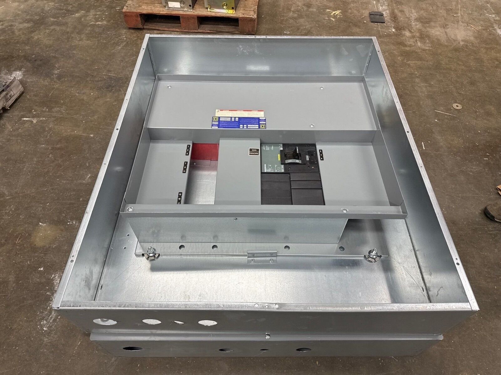 Square D HCP I-Line Panelboard 300A 208/120V 3PH 4W 18 Circuit Indoor Encl MCB P441 Used