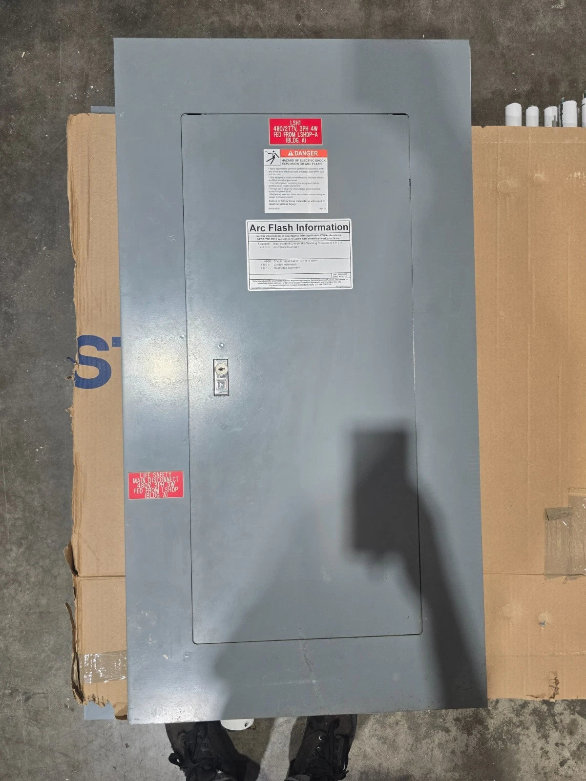 Square D NF Panelboard 125A 600/347V 3PH 4W 30 Cir MCB 100 Amp Panel EDB34100SA Used