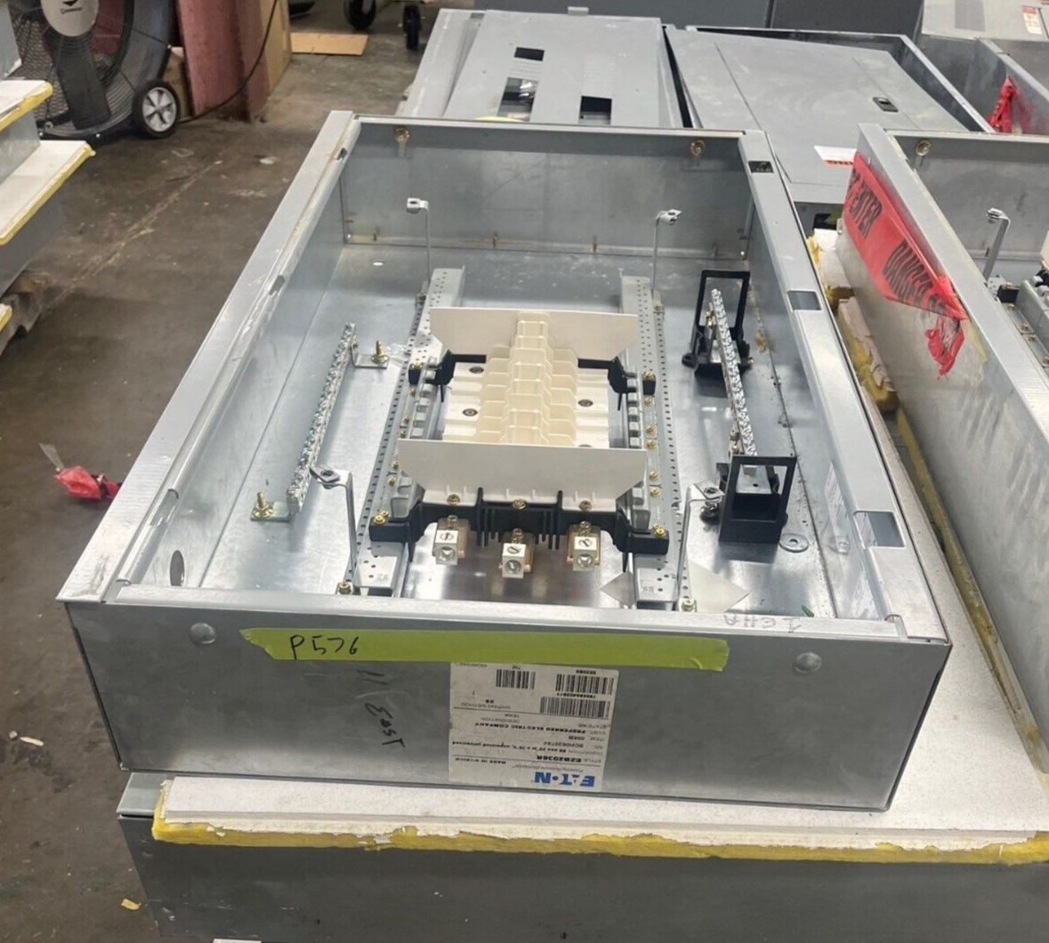 Eaton PRL2A Panelboard 100A 480/277V 3PH 4W Indoor Encl 18 Circuit MLO EZB2036R P576 Used