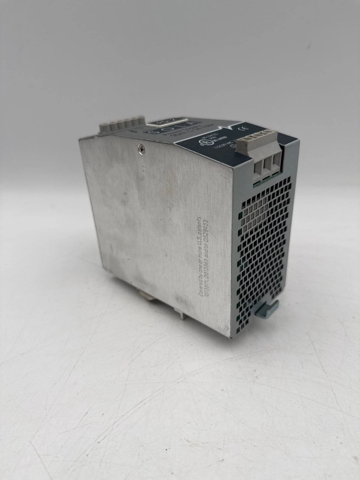 SOLA SDN 5-24-100P Power Supply 115/230VAC 2.2/1.0A 24VDC 5A DIN Rail Mount Used