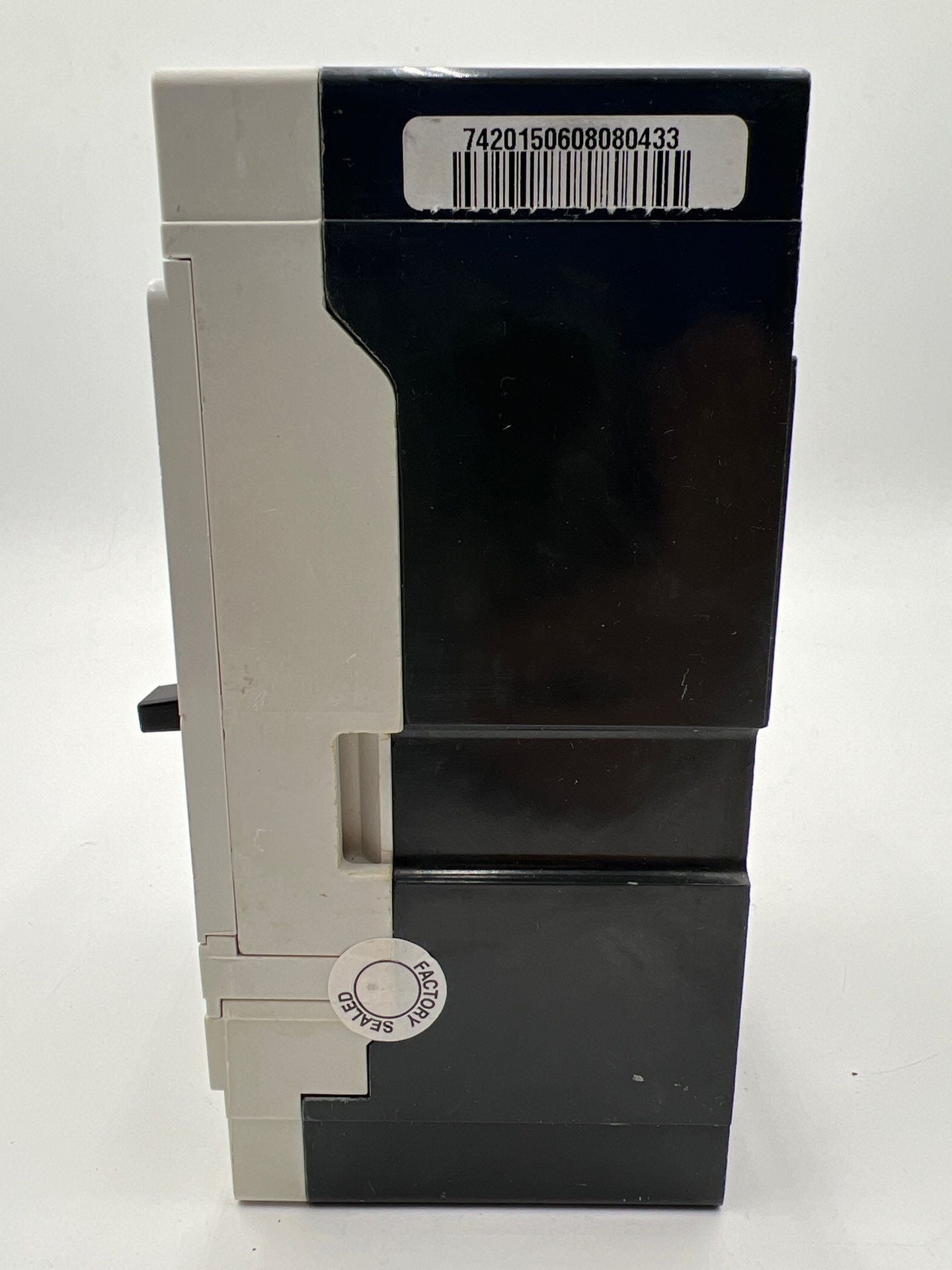 Eaton JGH3250NNWC Circuit Breaker 100A 3P 600V 3PH Bolt On JGH3100 Used