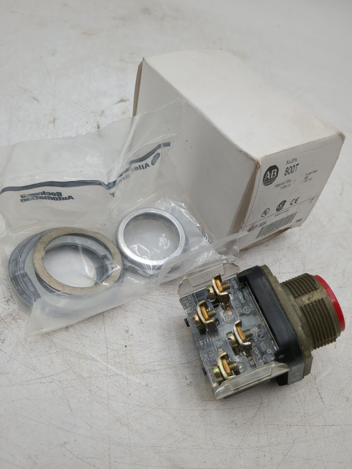 Allen-Bradley 800T-A6A New