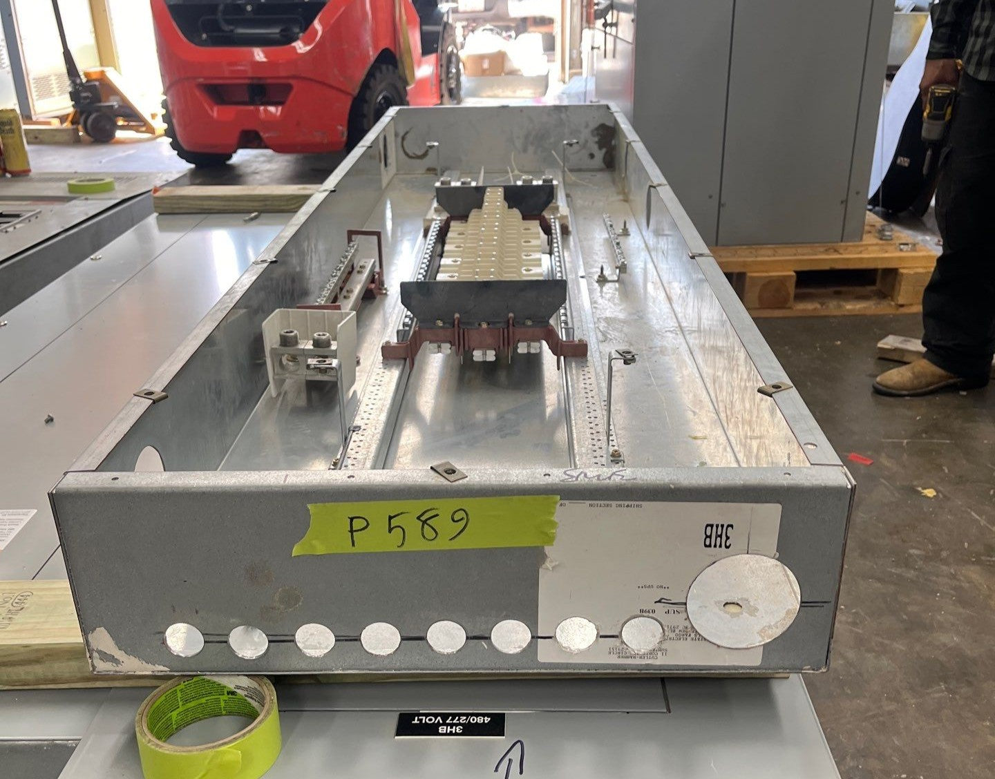 Cutler Hammer PRL2A Panelboard 400A 480/277VV 3PH 4W 42Cir MLO 400 Amp Panel P589 Used