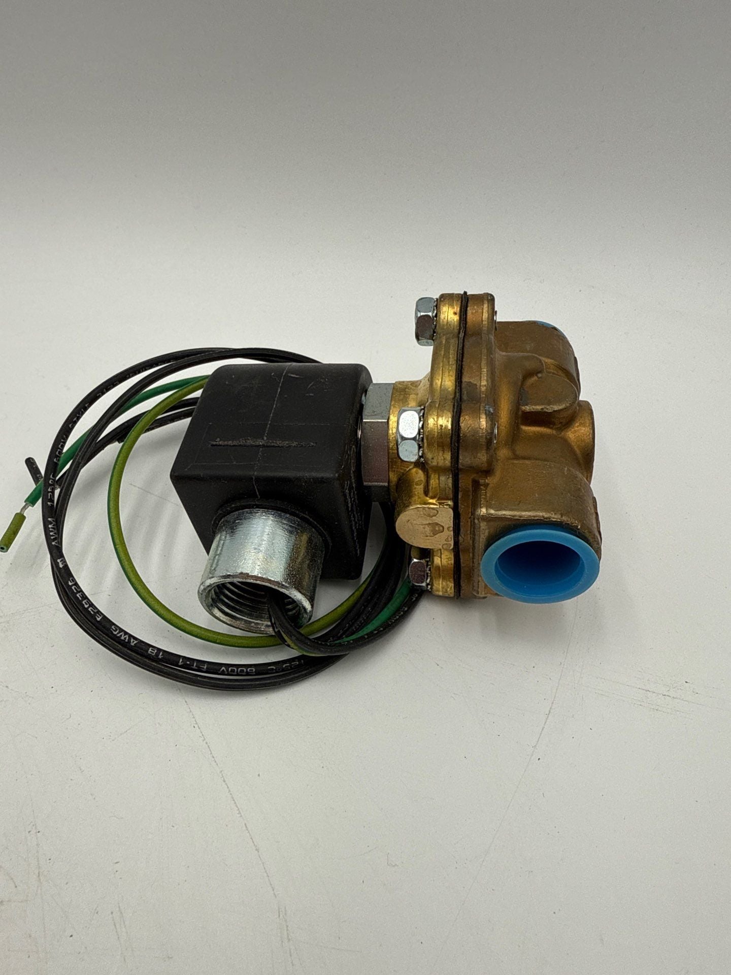 Parker 08F23C2140ACF4C05 Solenoid Valve 2 Way 110/120V 150PSI 1/2NPT New