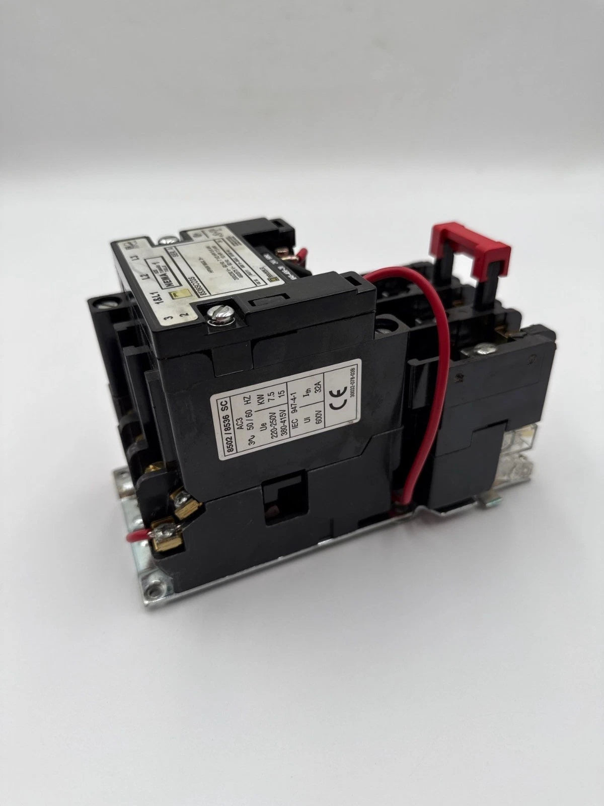 Square D 8536SCO3S Starter Size 1 30A 3P 600V 10HP Coil 24VDC 8536SCO3SV01 Used