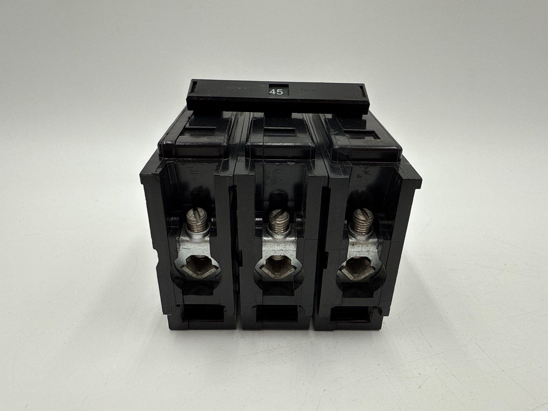 Eaton BAB3045H Circuit Breaker 45A 3P 240V BAB 45 Amp 3 Pole Bolt On 3PH BA345 Used