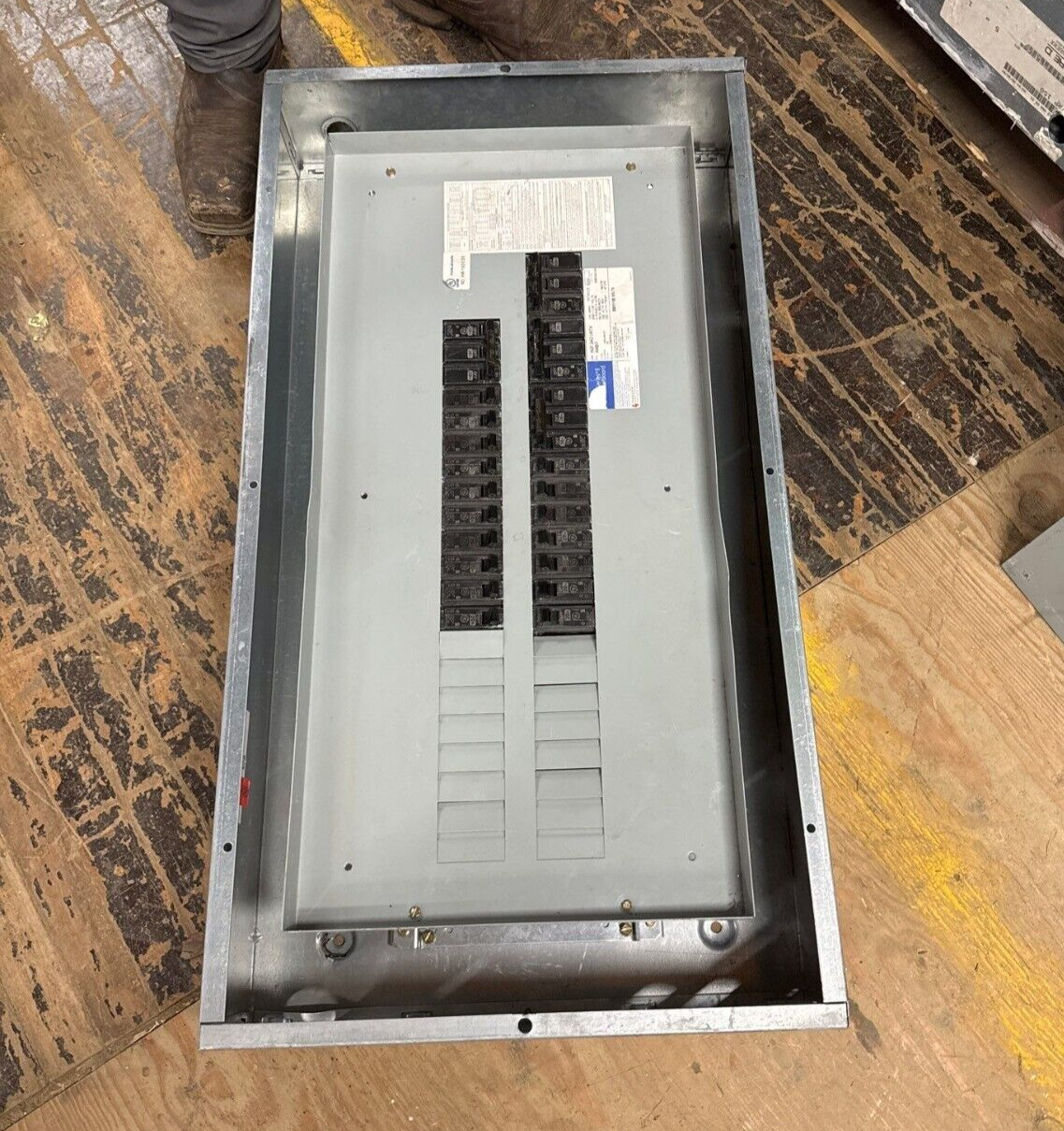 GE AQF3421ATX Panelboard 125A 208/120V 3PH 4W MCB THQB32100 Indoor Encl 42 Cir Used