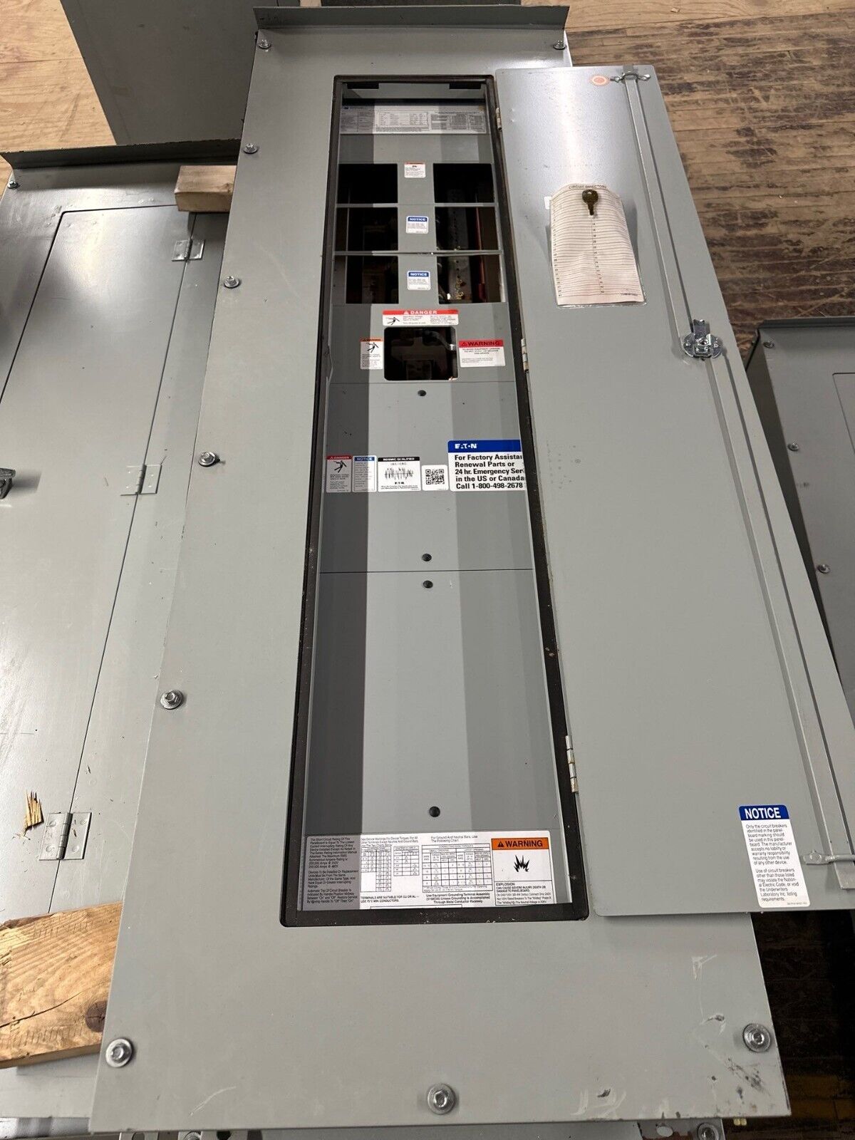 Eaton PRL3A Panelboard 400A 480Y/277V 3PH 4W 3R Outdoor Encl MLO 18 Cir Main Lug P284 Used