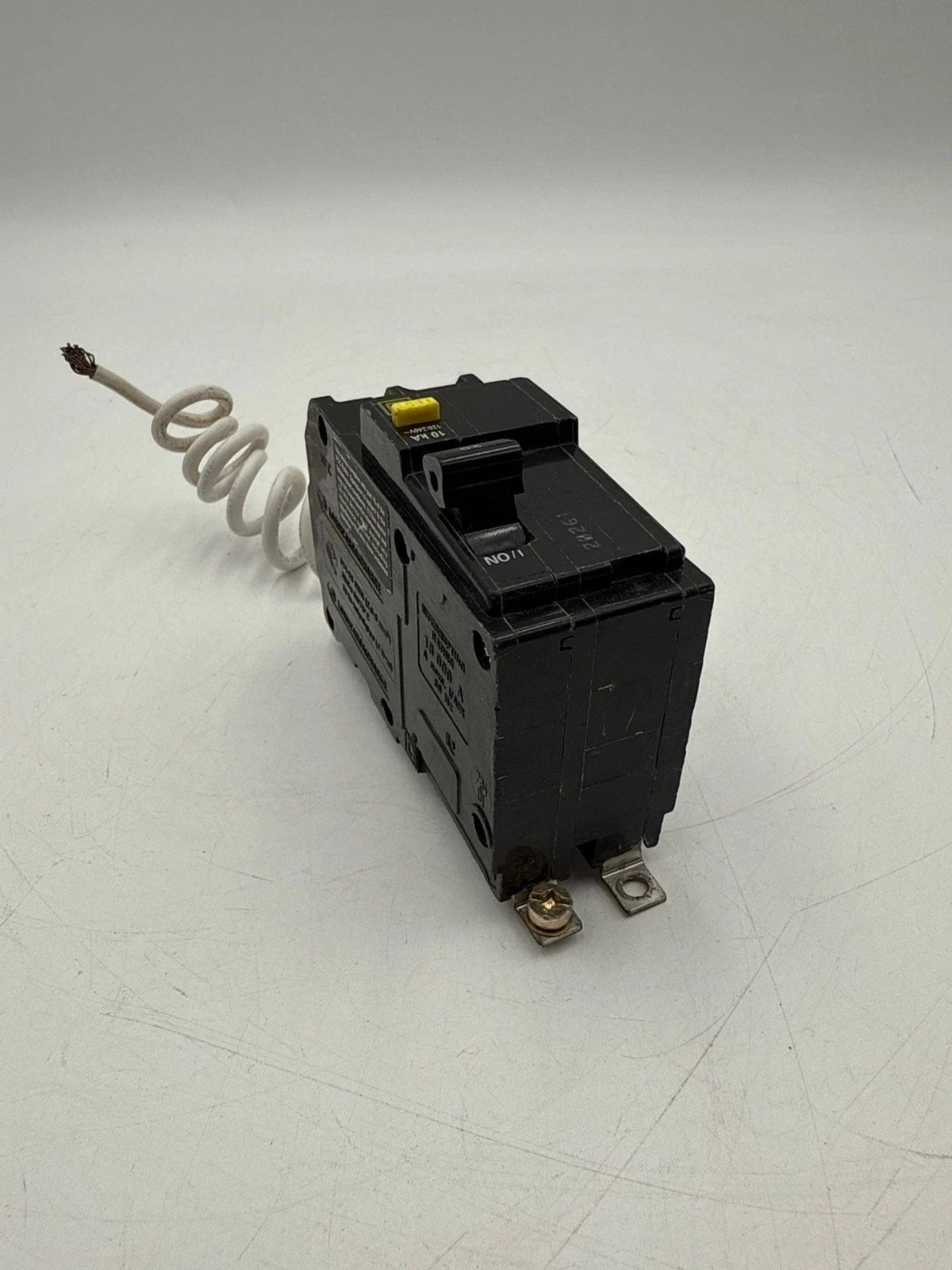 Square D QOB220GFI Circuit Breaker 20A 2P 120/240V 1PH 10kA QOB Bolt On 20 Amp Used