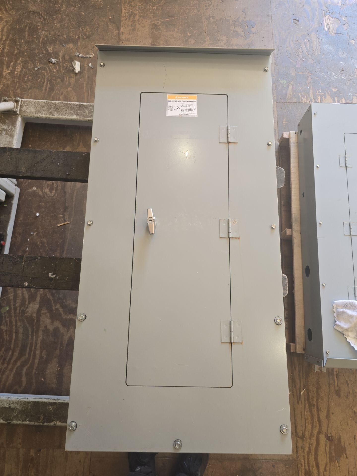 Eaton PRL1A Panelboard 225A 208Y/120V 3PH 4W 42 Space 3R Encl MLO Outdoor Used