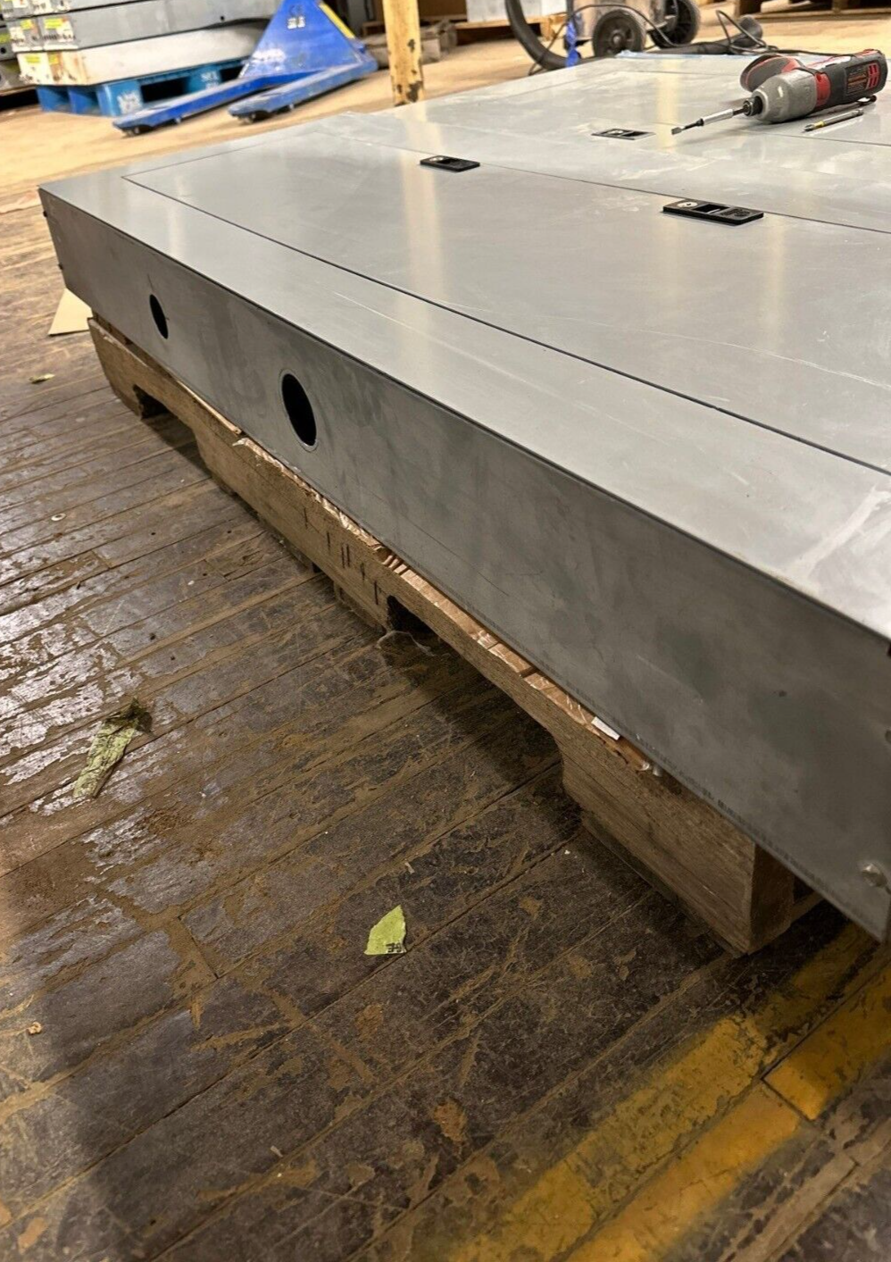 GE AEF3422DBX Panelboard 225A 480Y/277V 3PH 4W Indoor Encl 42 Circuit MCB AB55B P043 Used