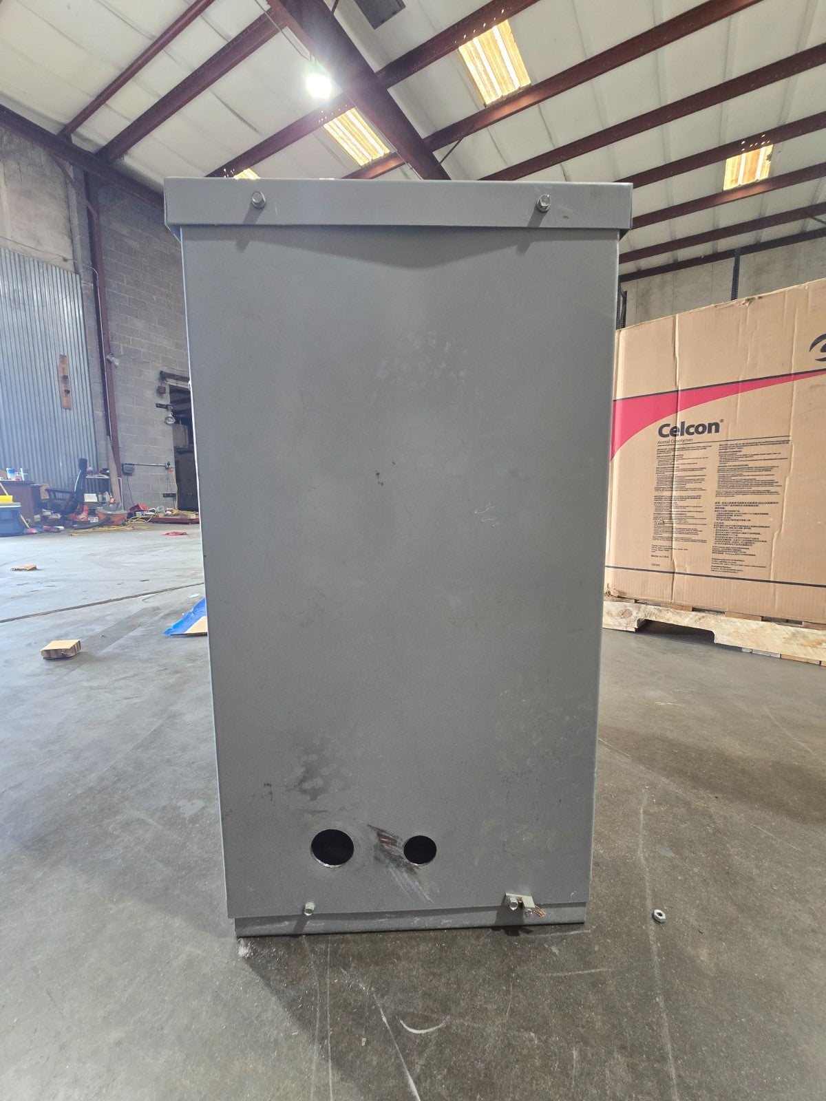 45KVA Eaton V48M28T45EE Transformer Pri 480V Sec 208/120V 3PH Indoor Encl DT-3 Used