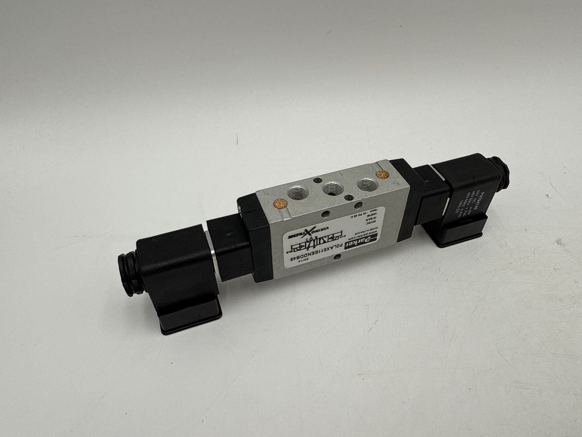 Parker P2LAX511EENDDB49 Viking Xtreme Series Pneumatic Solenoid Valve New