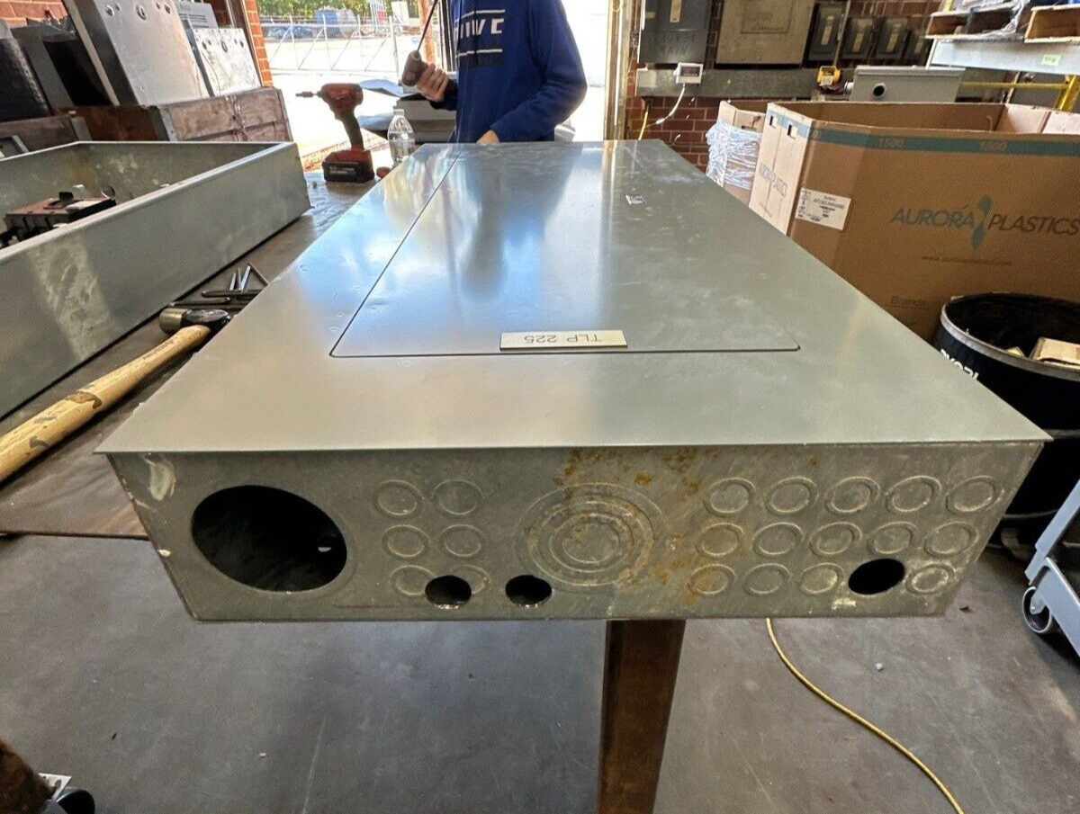 Square D NF Panelboard 250A 600Y/347V 3PH 4W 42 Circuit Indoor Encl 250 Amp MLO P355 Used