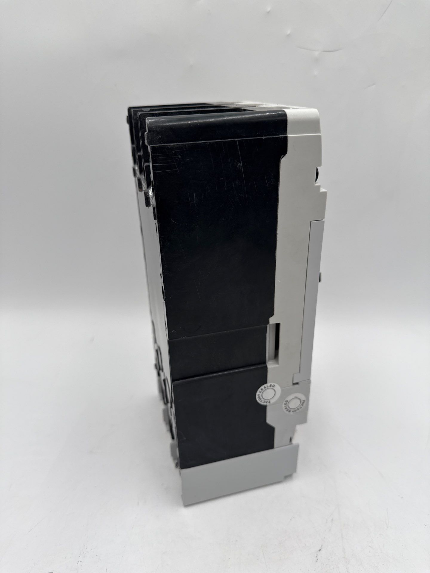 Eaton PDD33G0400TFAN Circuit Breaker 400A 3P 240V 65k PDD3 400 Amp 3 Pole New