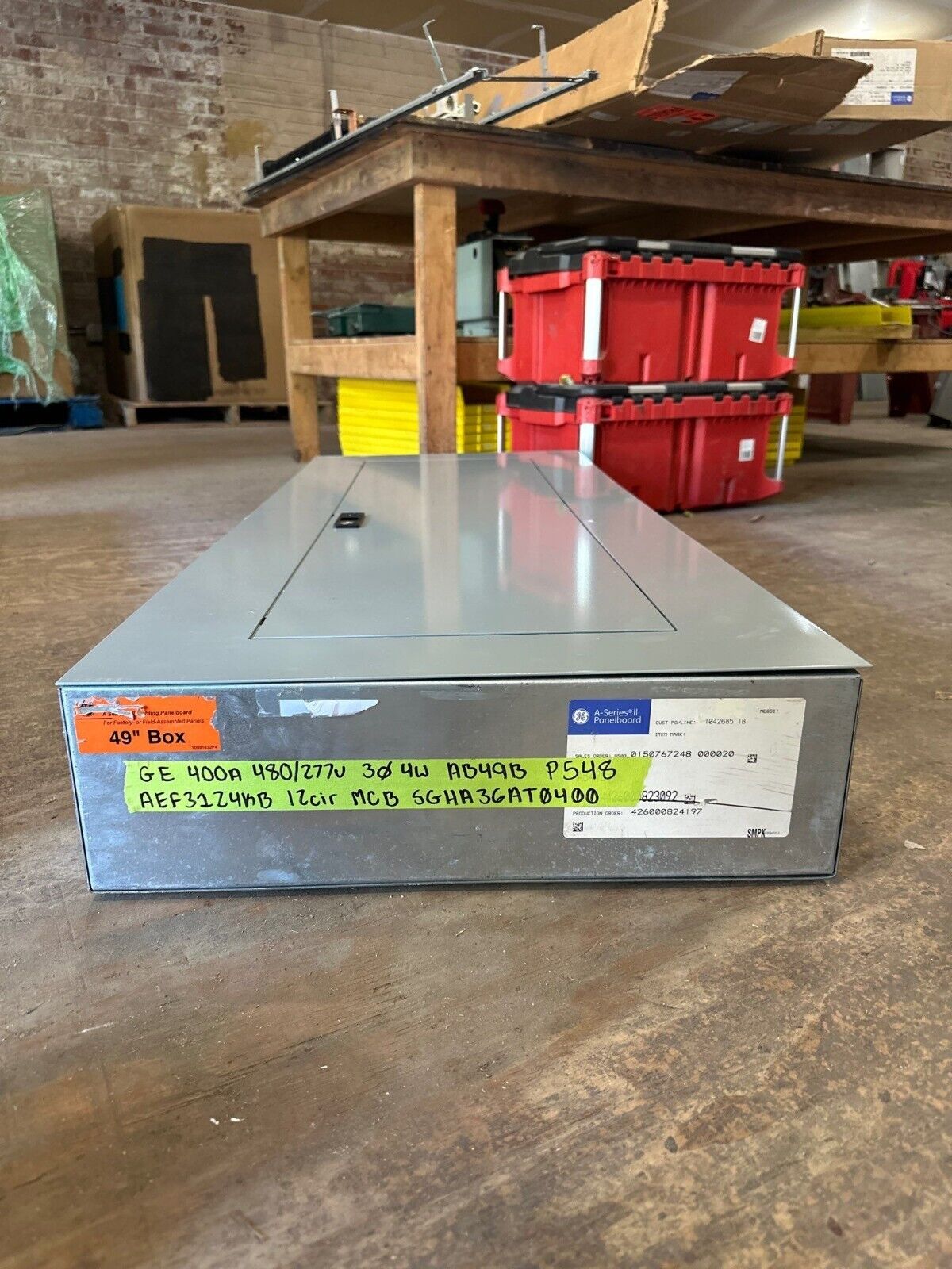 GE AEF3124KB Panelboard 400A 480Y/277V 3PH 4W 18 Circuit Indoor Encl MCB 400 Amp P548 Used