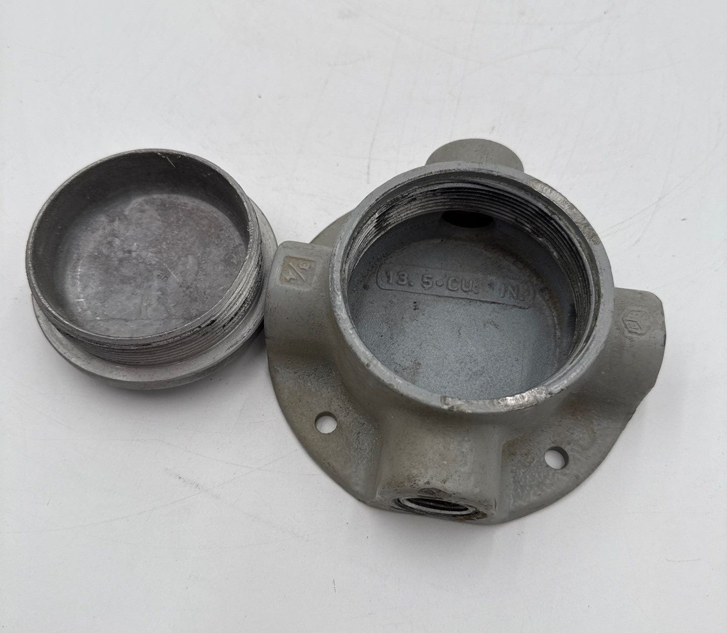 Crouse-Hinds GU 3/4" Outlet Box For Hazardoous Locations New