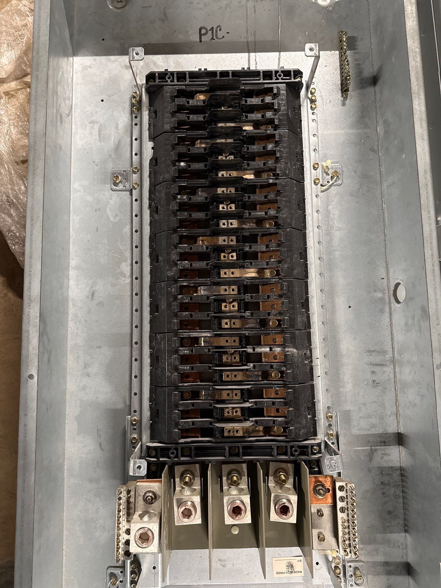 GE AQF3424MBX Panelboard 400A 208/120V 3PH 4W MLO Panel 400 Amp 42 Circuit P781 Used