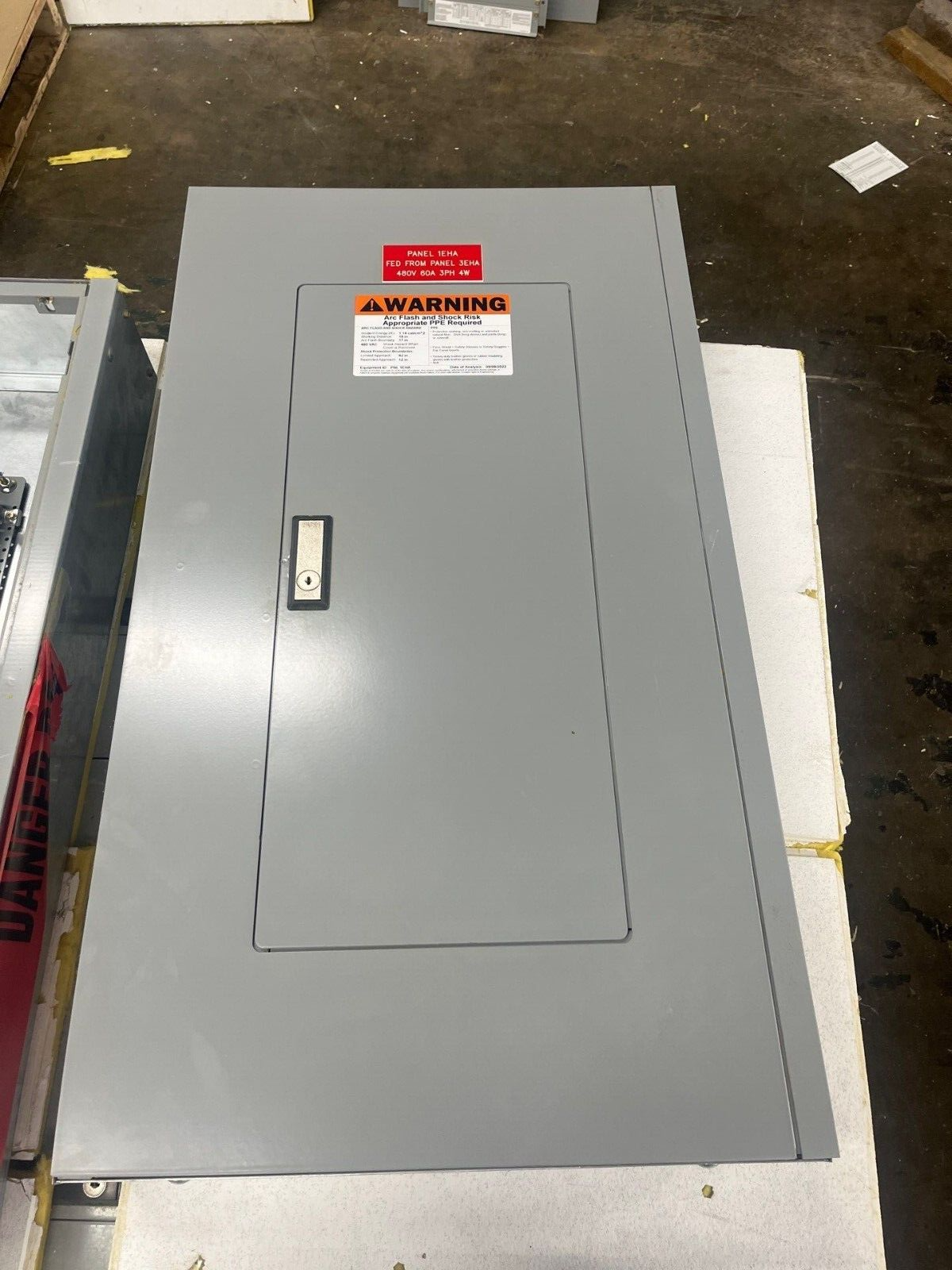 Eaton PRL2A Panelboard 100A 480/277V 3PH 4W Indoor Encl 18 Circuit MLO EZB2036R P576 Used