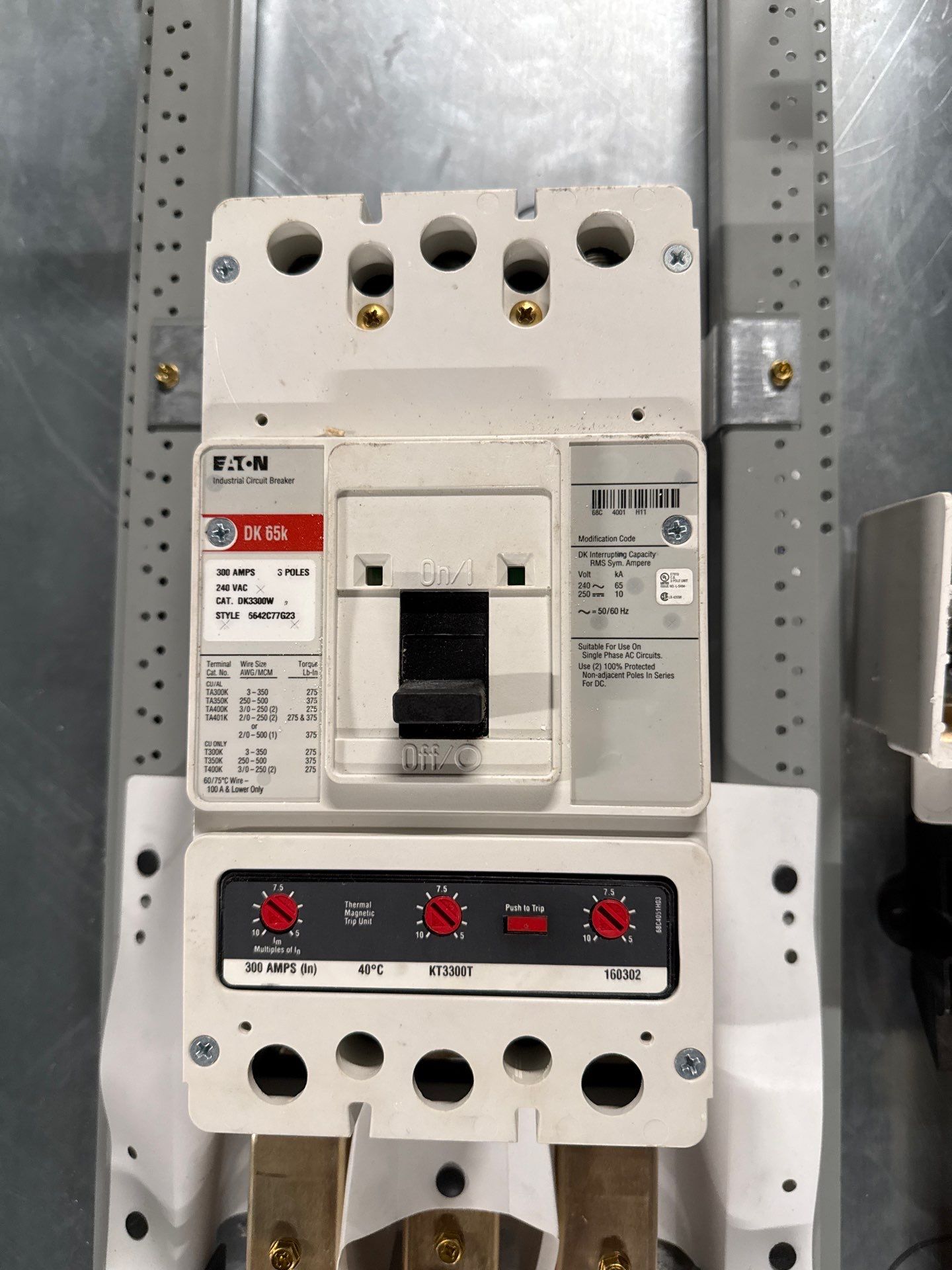 Eaton PRL1A Panelboard 300A 208/120V 3PH 4W MCB Panel 300 Amp DK3300 42 Cir Used