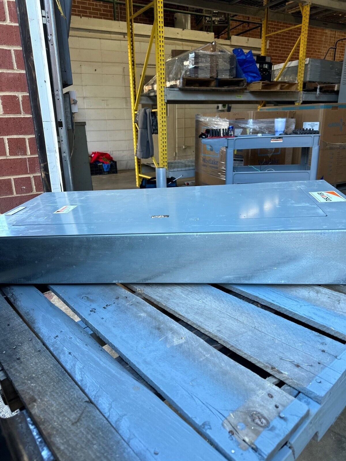 Square D NF Panelboard 250A 600Y/347V 240V 3PH 4W 42 Cir Box MH44 Indoor P318 Used