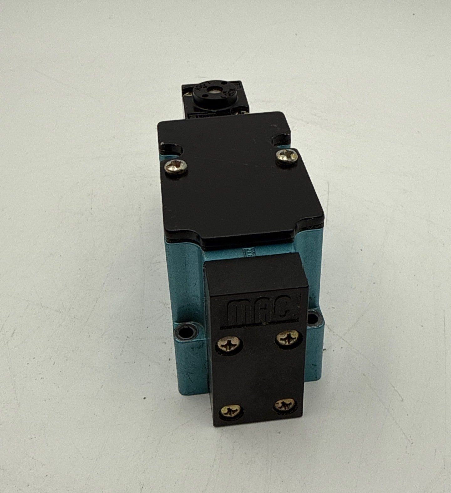 MAC 6211C-000-PM-111DA Solenoid Valve 4-WAY PME-111DABE 110/120 VAC New