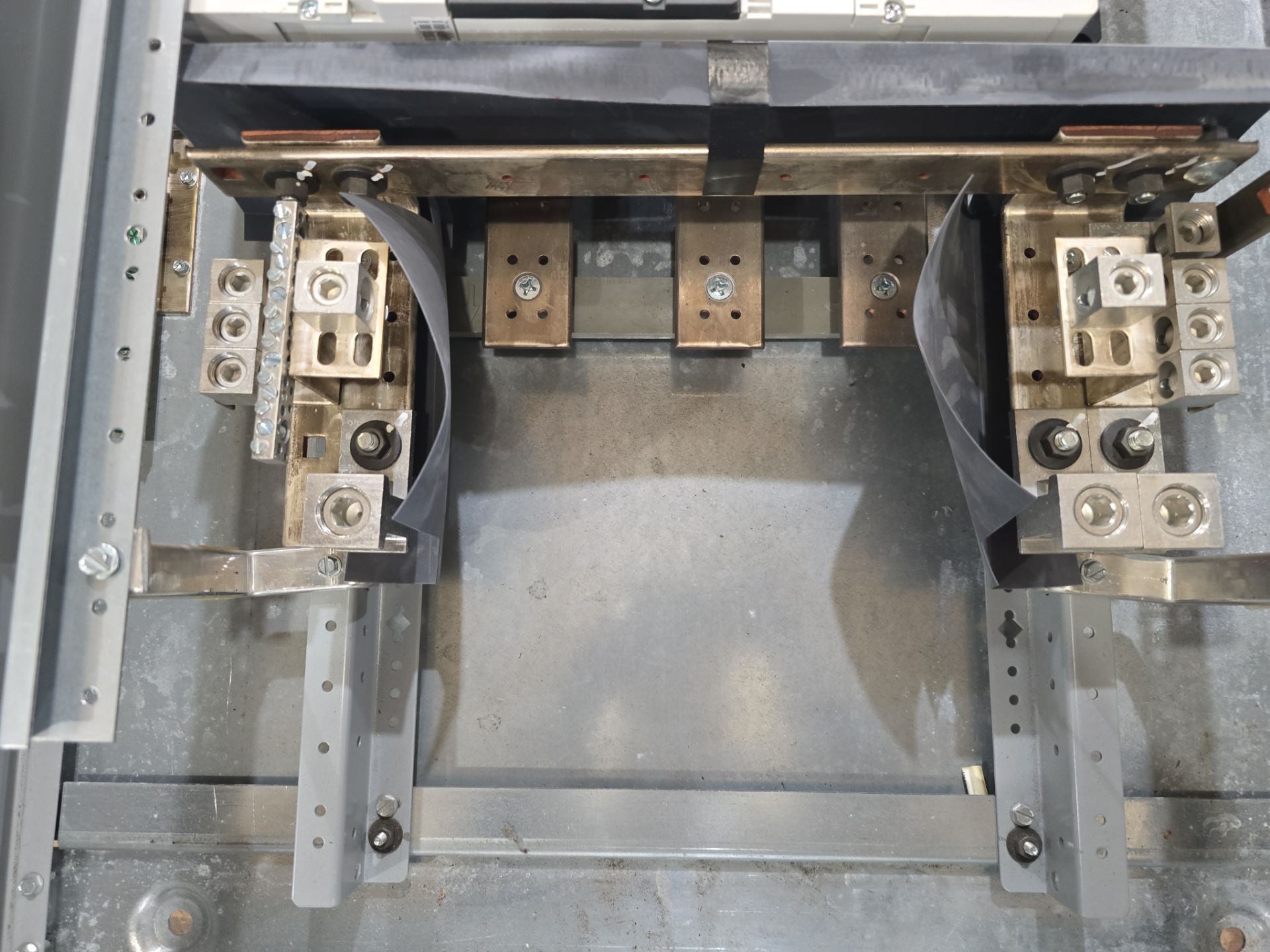 Siemens P4C90M1800FBS P4 Panelboard 800A 208/120V 3PH 4W NMX3B800 Main MCB Used