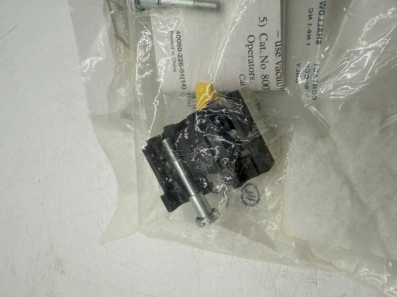 2PC Allen Bradley 800T-XA Contact Block For 30.5MM 600V 1 NO/1 NC 800TXA New