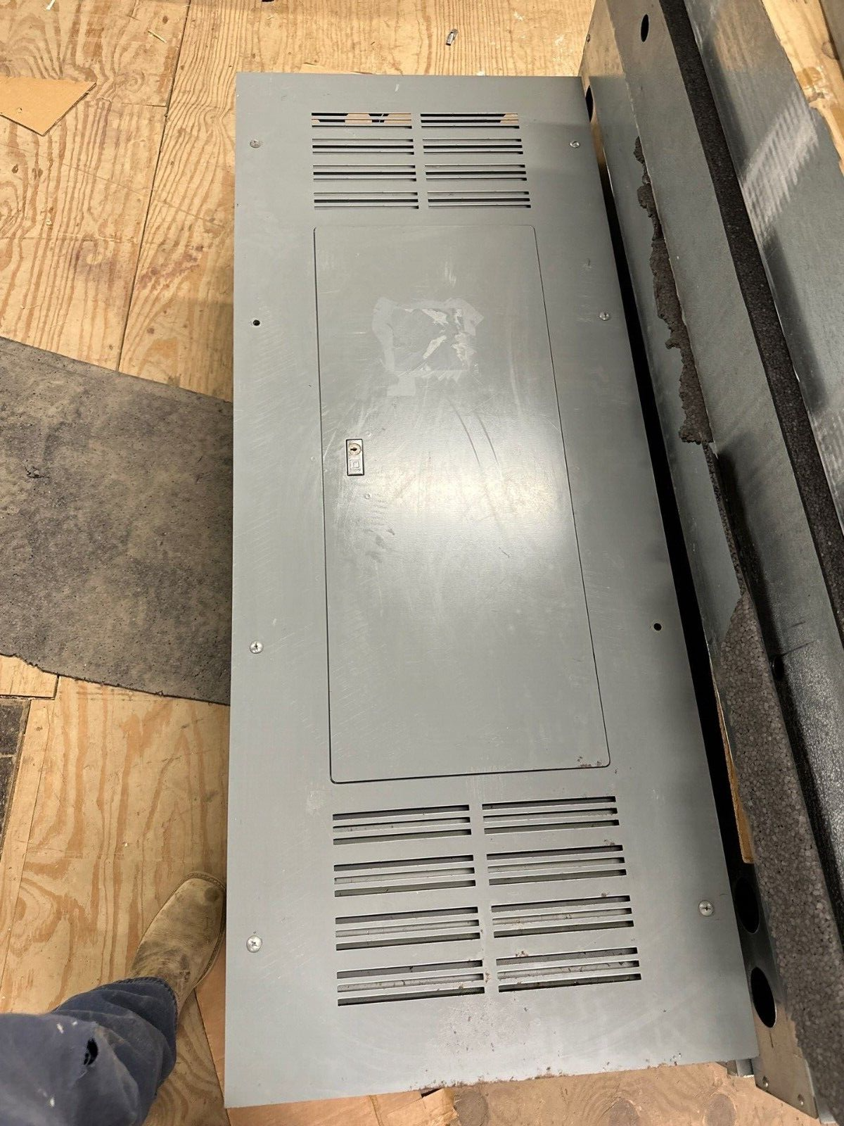 Square D NQOD442L400 Panelboard 400A 208Y/120V 3PH 4W Indoor Encl MLO 42 Circuit P469 Used