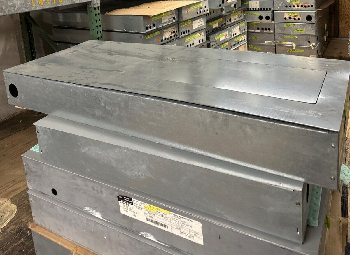 Square D NQOD Panelboard 125A 120/208V 1PH 3W 42 Cir Indoor Encl MCB Q2L32125 P466 Used