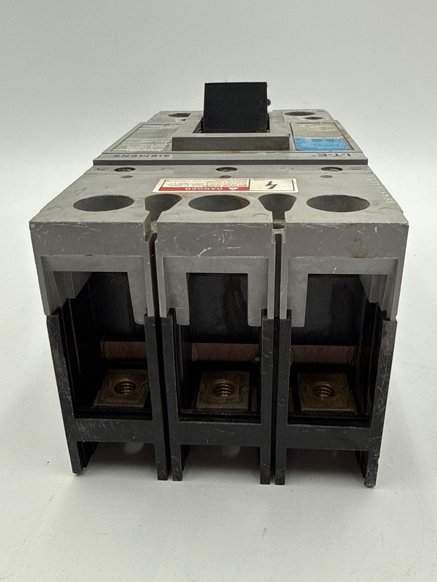 Siemens FXD63B125 Circuit Breaker 125A 3P 600V FXD6 125 Amp 3 Pole Used