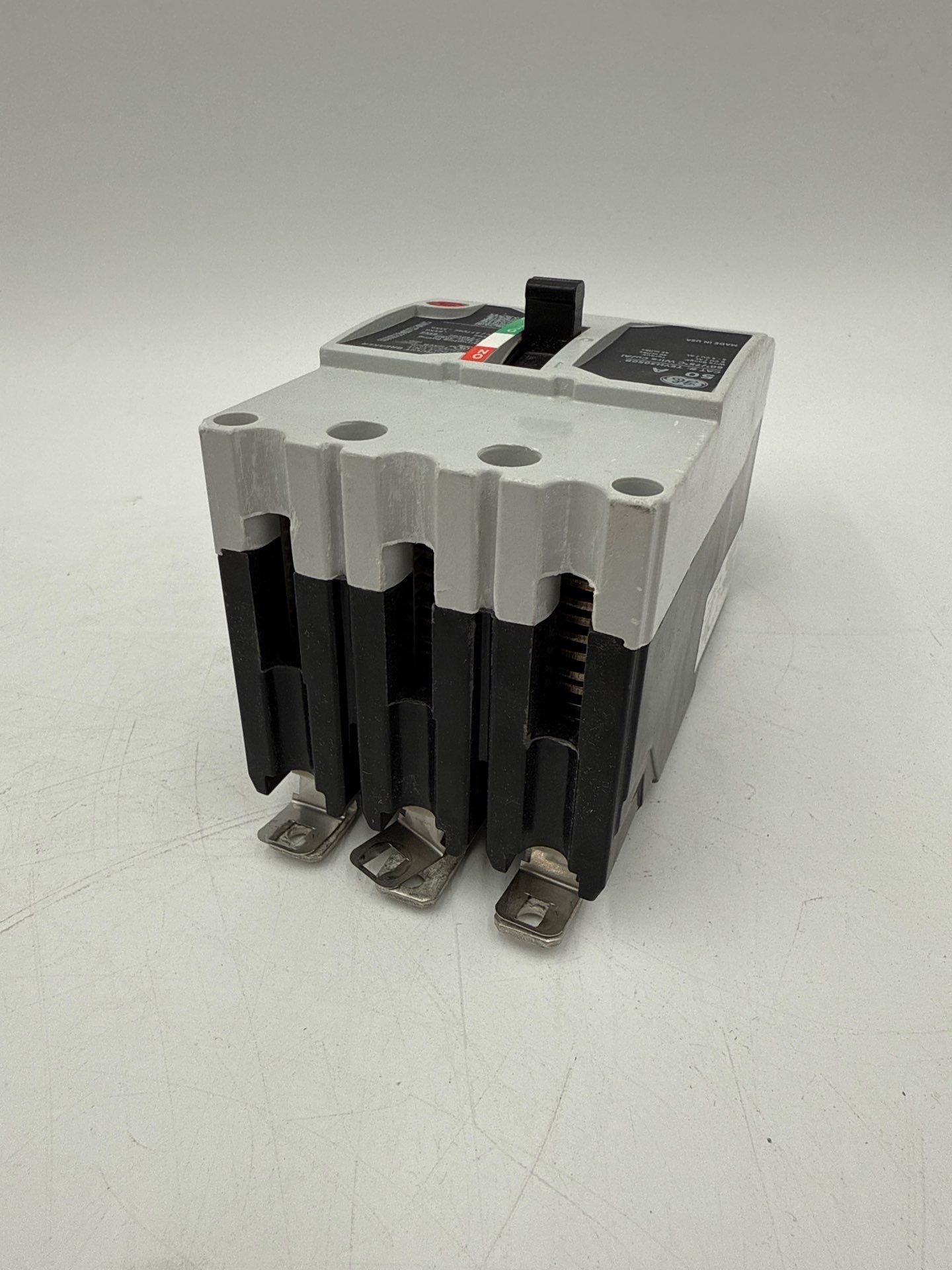 GE TEYH3050B Circuit Breaker 50A 3P 480/277V TEYH 50 Amp 3 Pole Bolt On Used
