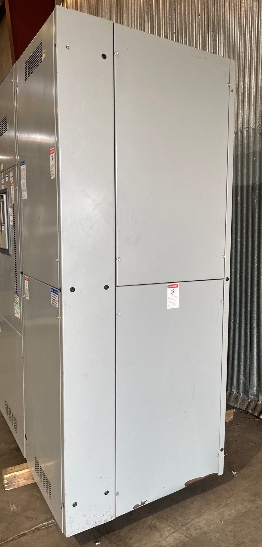 Eaton PRLC Switchboard 3000A 480/277V 3PH 4W MDS6303HEA W/ Distribution LSIG Used