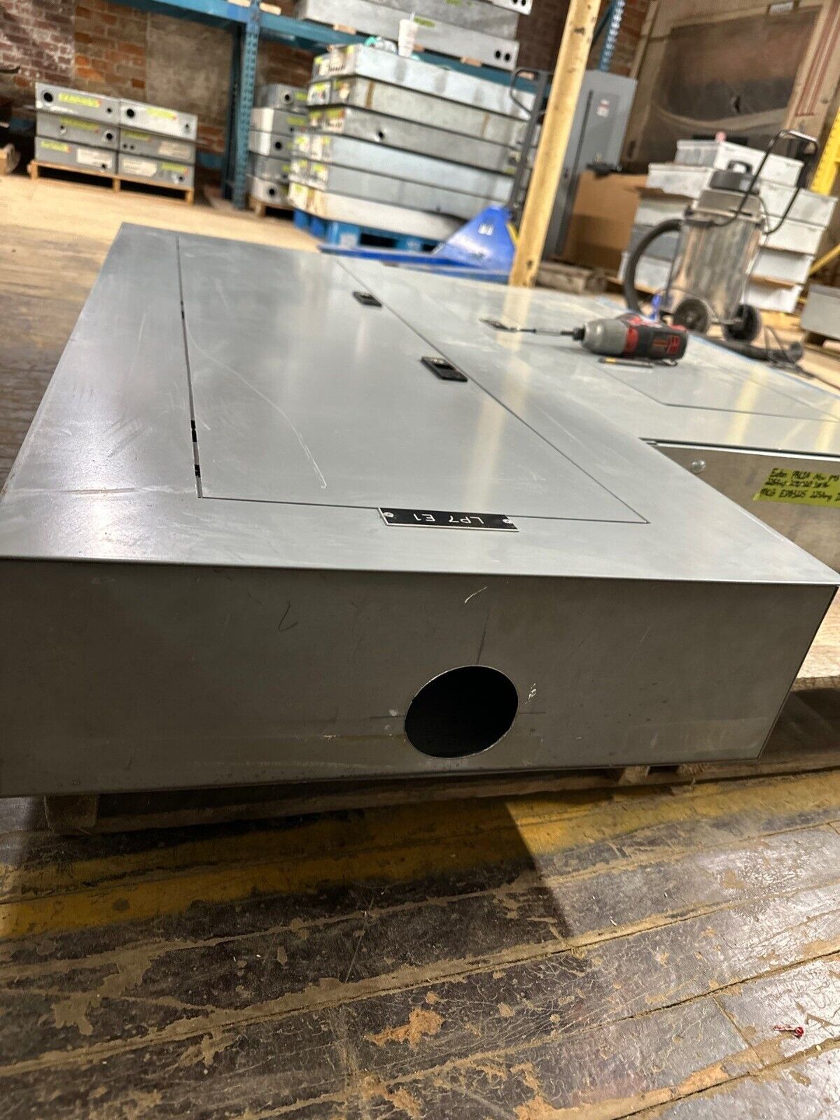 GE AEF3422DBX Panelboard 225A 480Y/277V 3PH 4W Indoor Encl 42 Circuit MCB AB55B P043 Used