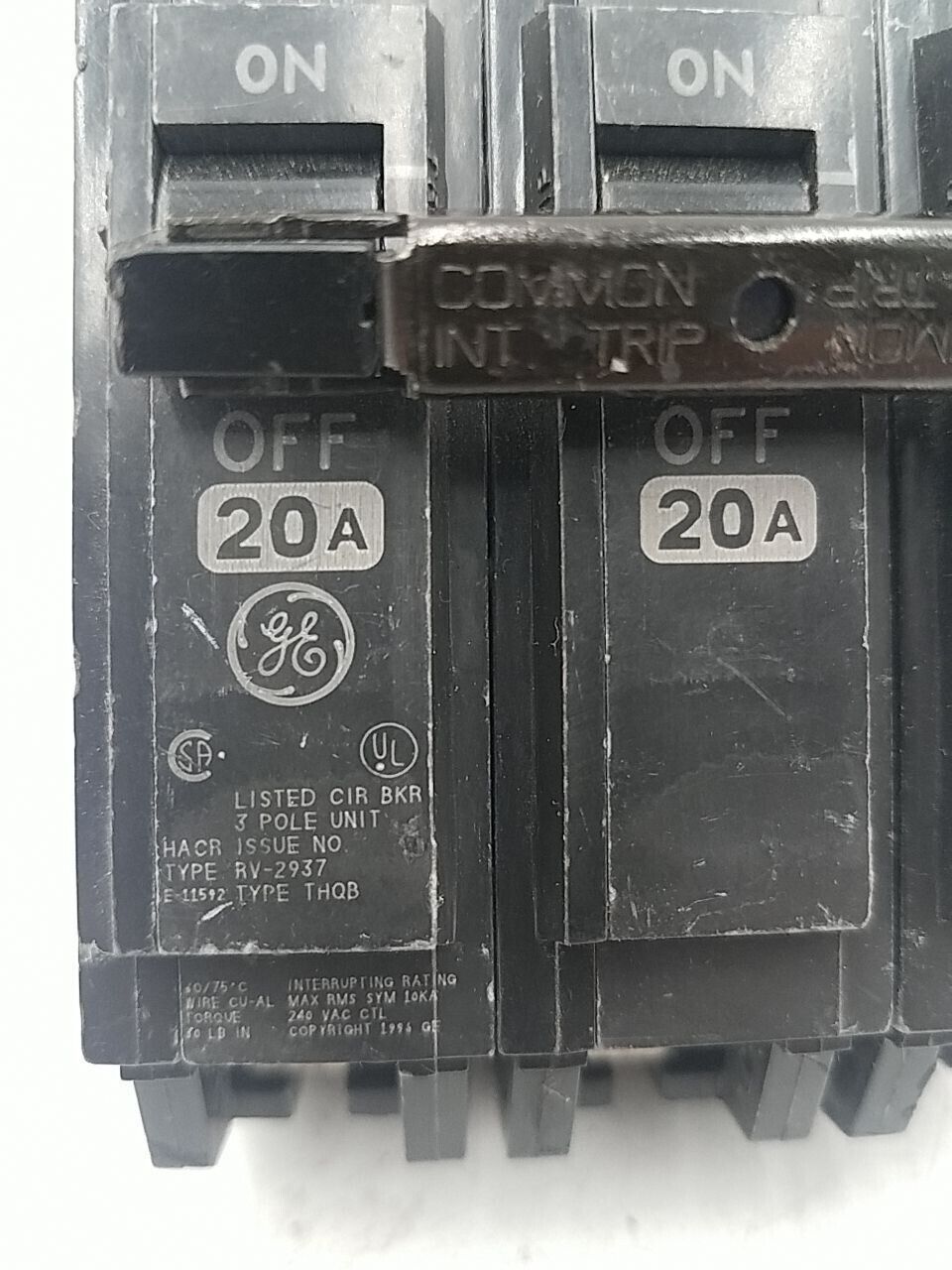 GE THQB32020 Used