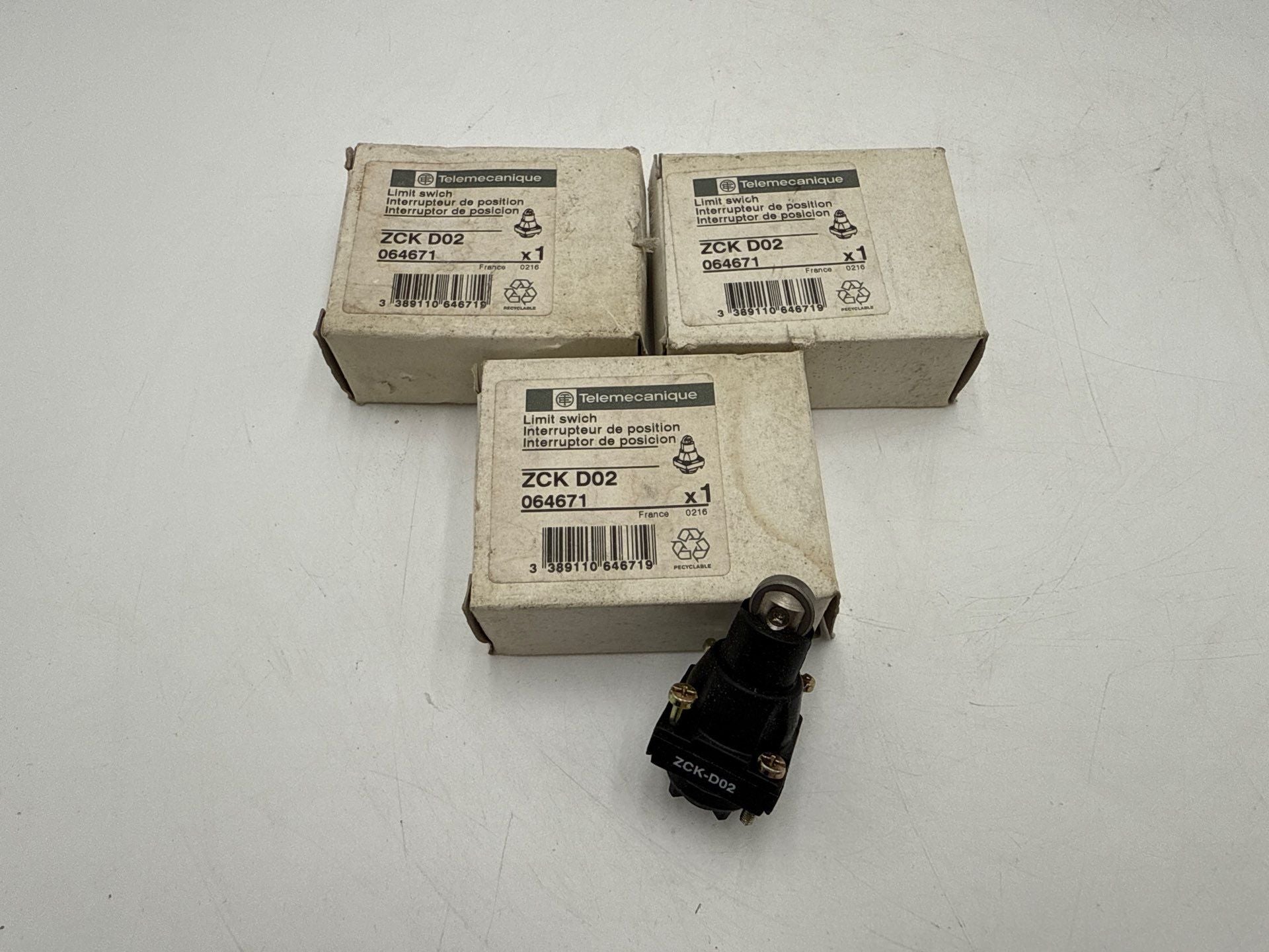 Telemecanique ZCK D02 Limit Switch Heavy-Duty Position Interrupter New