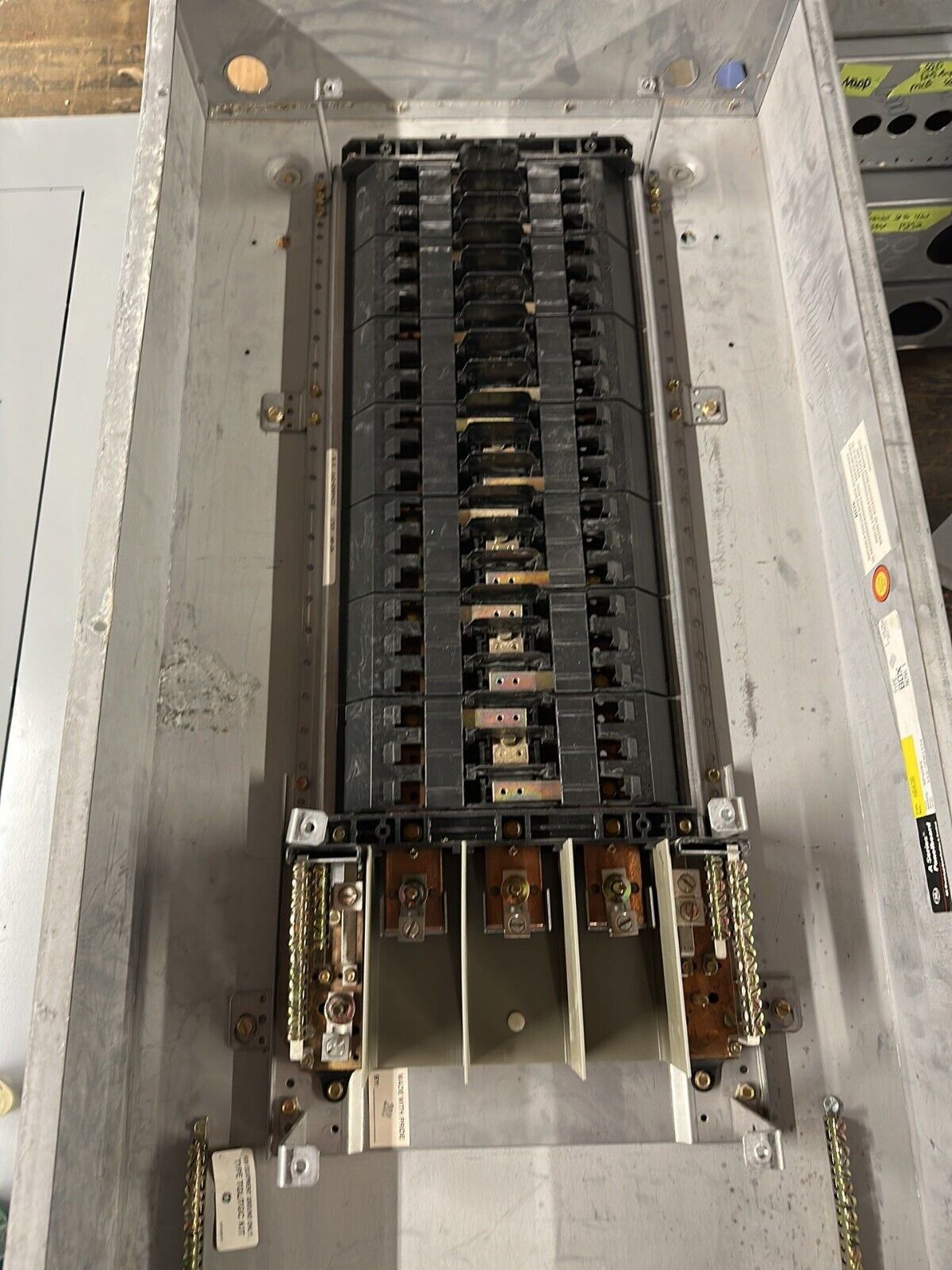 GE AQF3421MBX Panelboard 125A 208Y/120V 3PH 4W 42 Circuit Main Lug MLO 125 Amp P008 Used