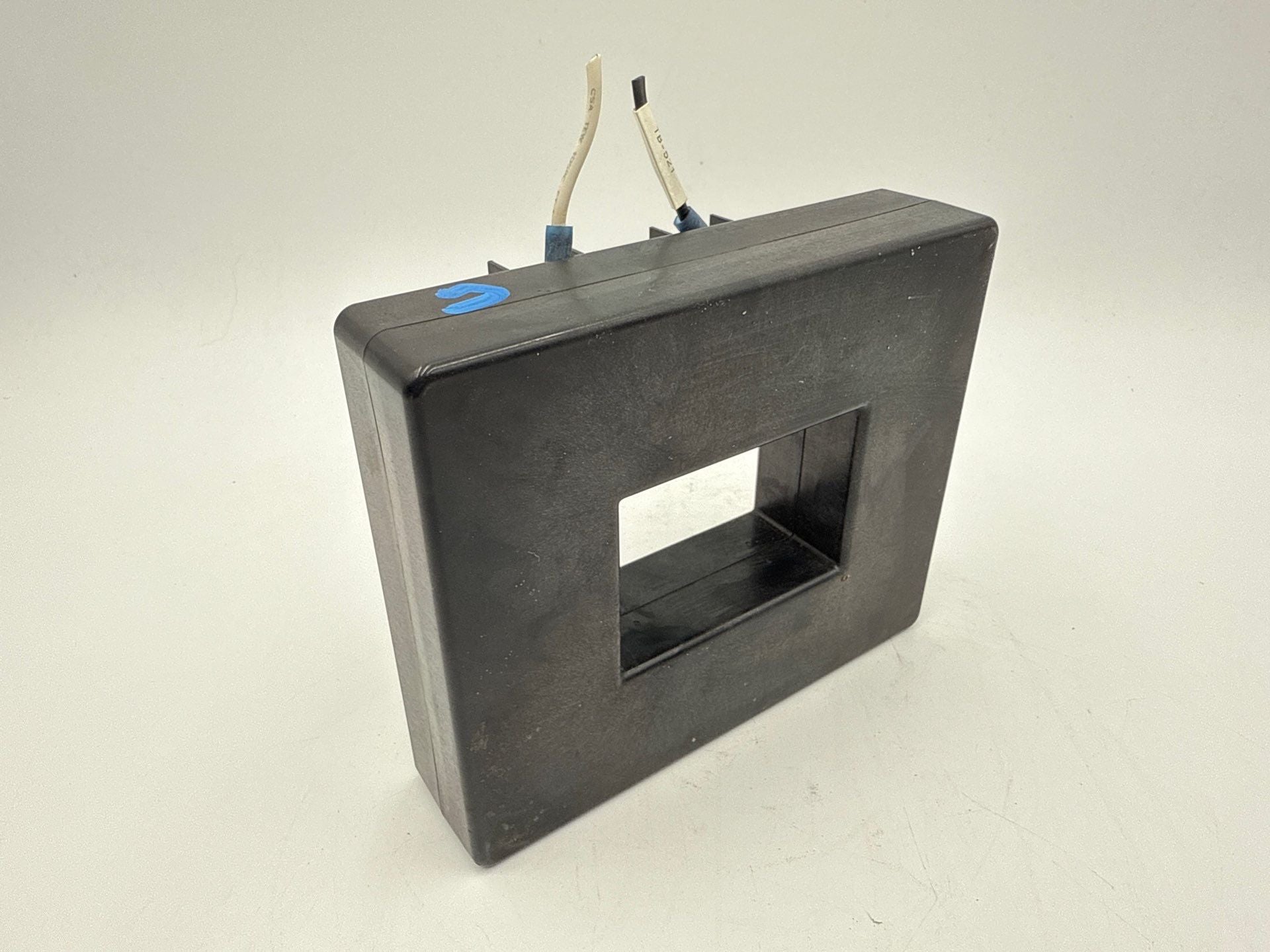 Eaton 9253C03H09 Current Sensor Ratio 1600:1A 50-400Hz 600V Class 10KV BIL Used