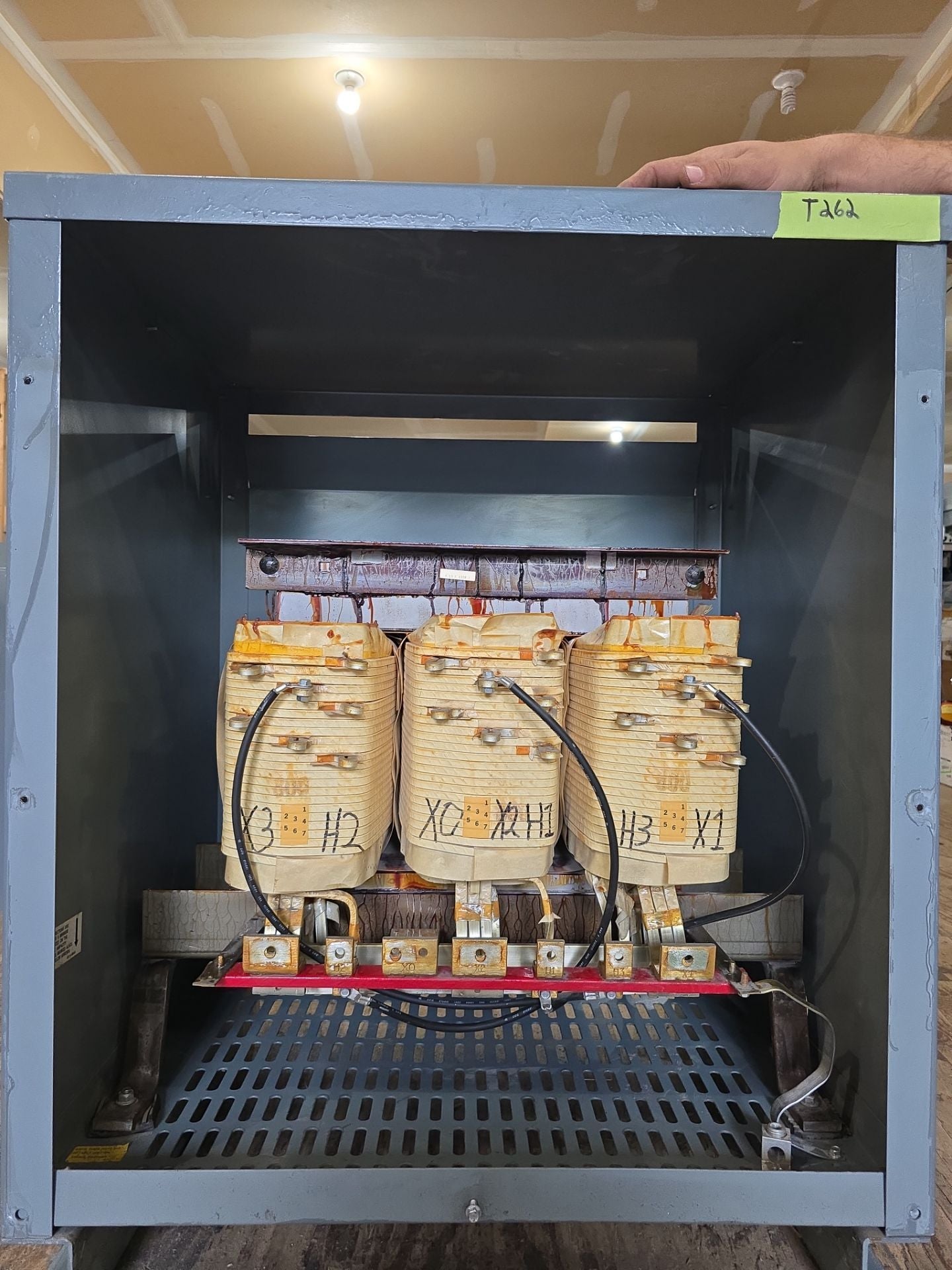 112.5 kVA Square D 112T3H Transformer Pri 480V Sec 208/120V 3PH Indoor Used