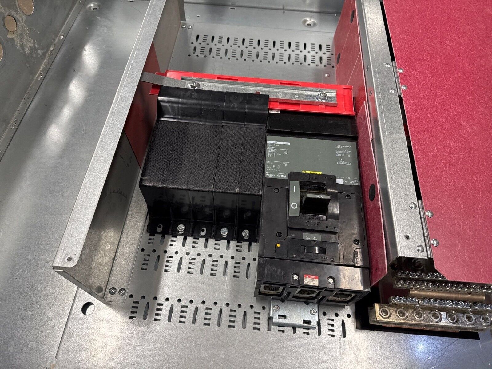 Square D HCP I-Line Panelboard 300A 208/120V 3PH 4W 18 Circuit Indoor Encl MCB P441 Used