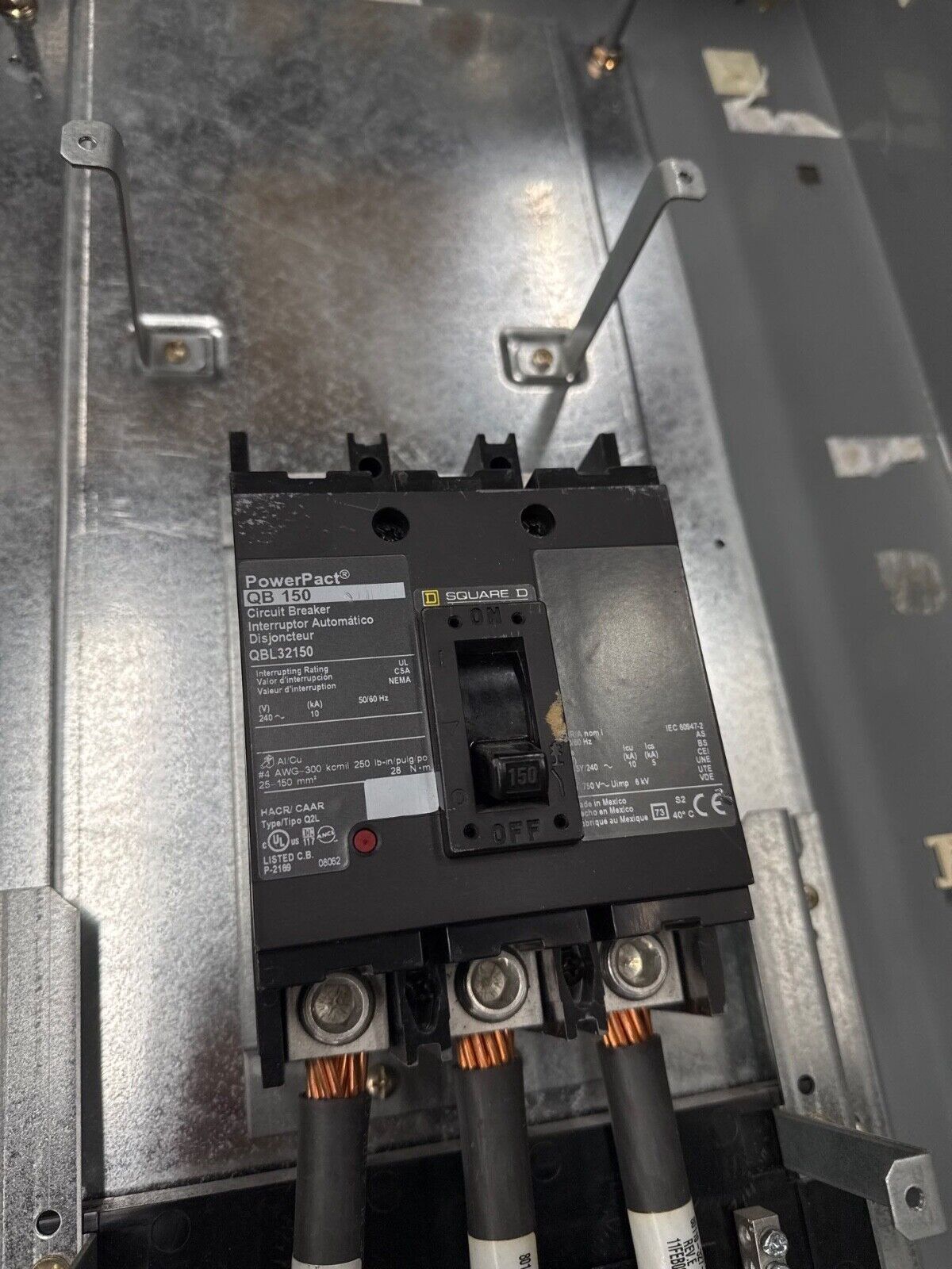 Square D NQOD442L225CU Panelboard 225A 240V 3PH 4W 42 Cir MCB 3R Outdoor Encl P636 Used