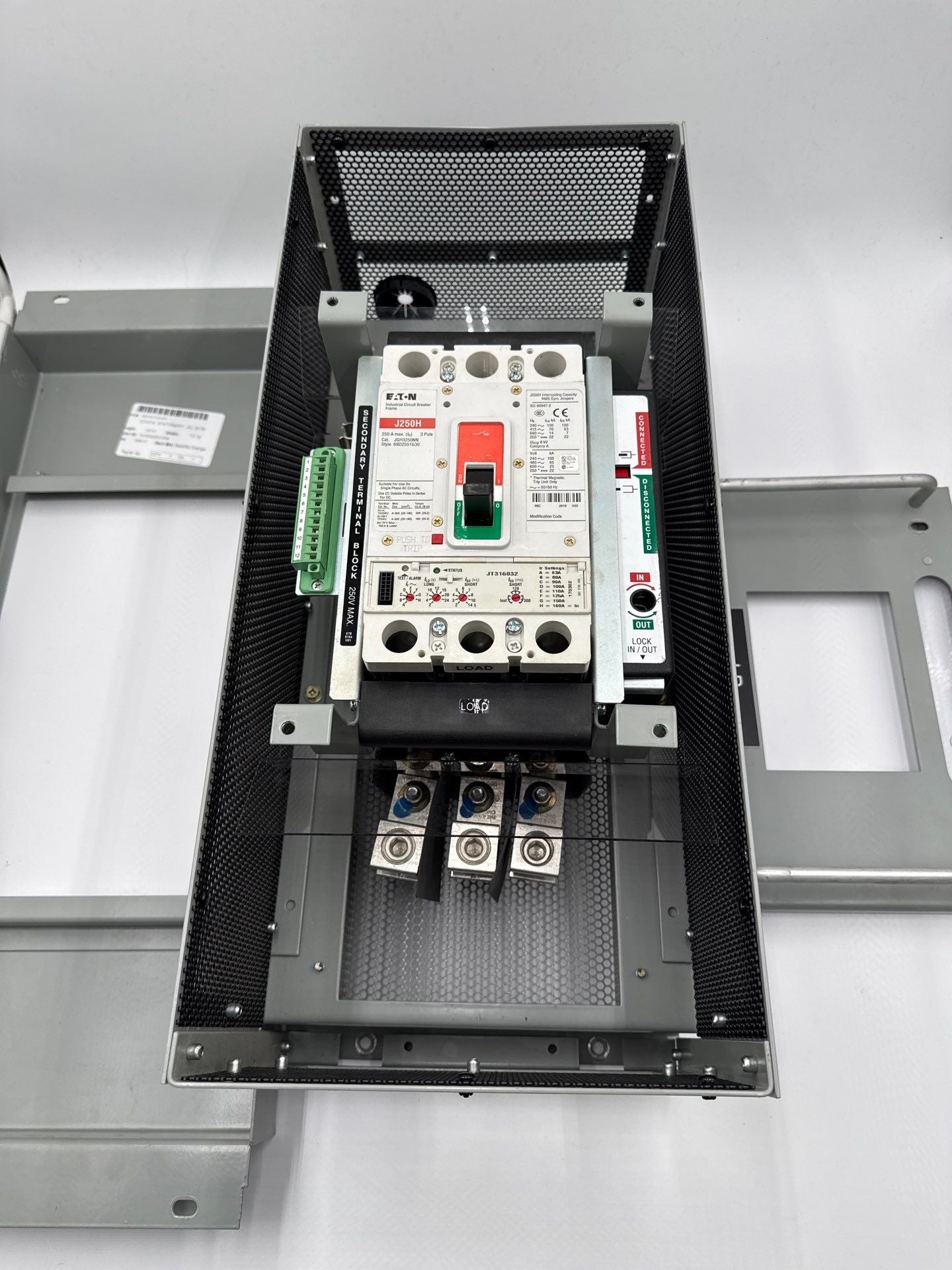 Eaton JG3DOM JGH3250NN JG Drawout Cassette Circuit Breaker 250A 3P 600V Used